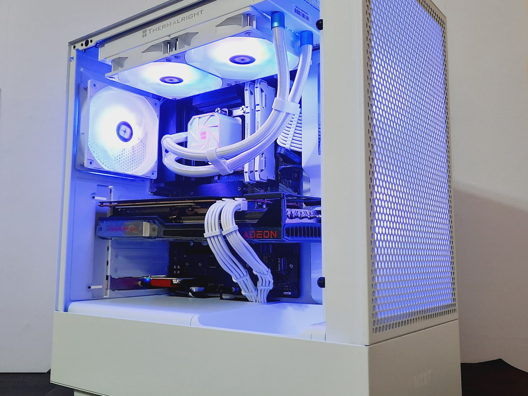 ❄️Liquid Cooled 4K/1440p White Gaming PC - RX 6800 XT 16GB ● i5 12600KF ● 32GB RAM ● 1TB NVMe SSD