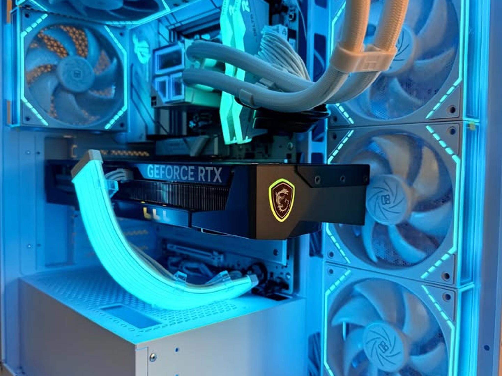❄️"The FrostForge"| 9800X3D | RTX 5070 Ti | 32gb DDR5| Windows 11 Pro