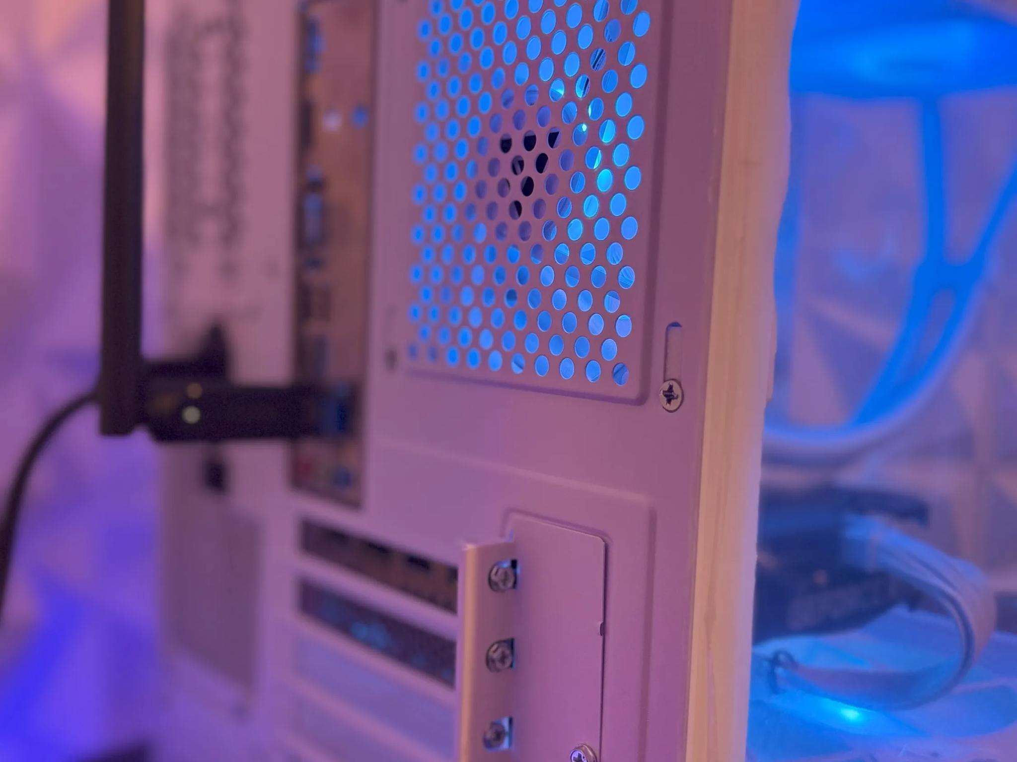 SNOW STORM 2.0 | All-White RGB Gaming PC | RTX 4060 | Intel i7-12700KF | 32GB DDR5