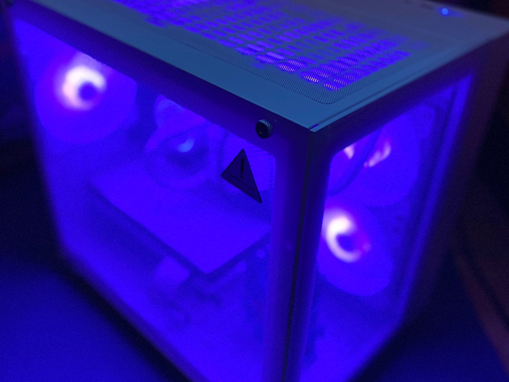 (Liquid-cooled) RX 5700XT| Ryzen 7| 16GB GLOWAY DDR4 RAM| 1TB NVMe SSD| Windows 11 PRO w/ Deku💫