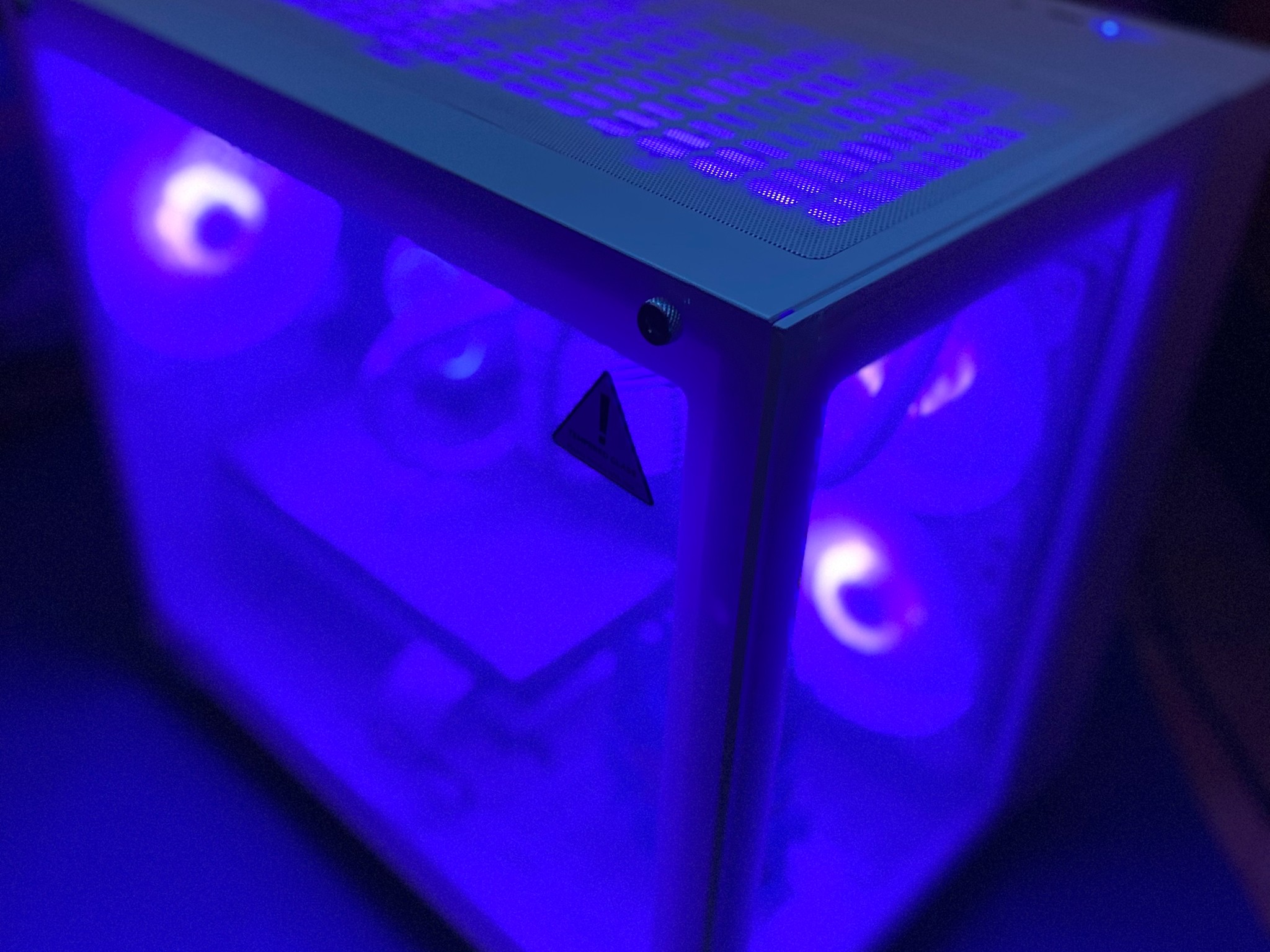(Liquid-cooled) RX 5700XT| Ryzen 7| 16GB GLOWAY DDR4 RAM| 1TB NVMe SSD| Windows 11 PRO w/ Deku💫