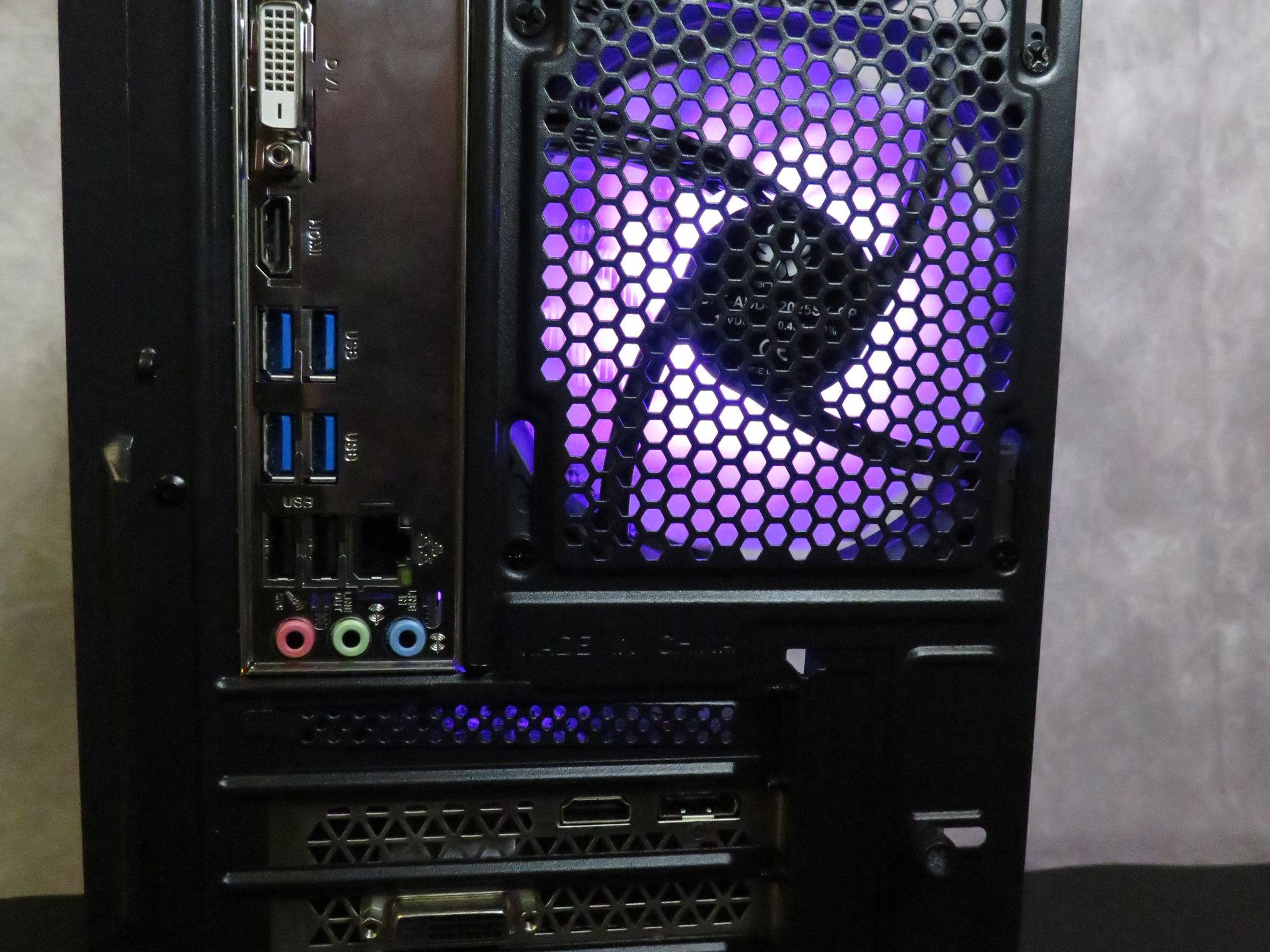 Mid-Range GAMER! Ryzen 5 3600 + RTX 2060 + 16 GB DDR4 + 1 TB SSD
