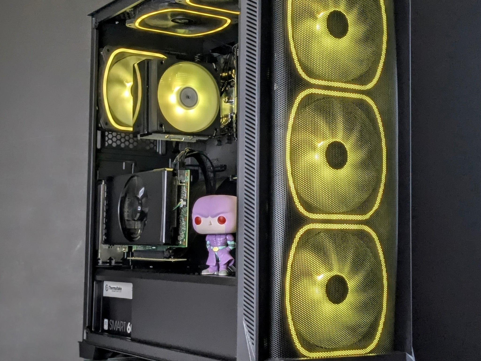 Hit (1080p Beast)🟣RTX 2060 Super⚫Intel I5-8600K@4.2GHz⚫16GB FURY/DDR4⚫1TB PCIE Gen3x4 SSD⚫Windows 11