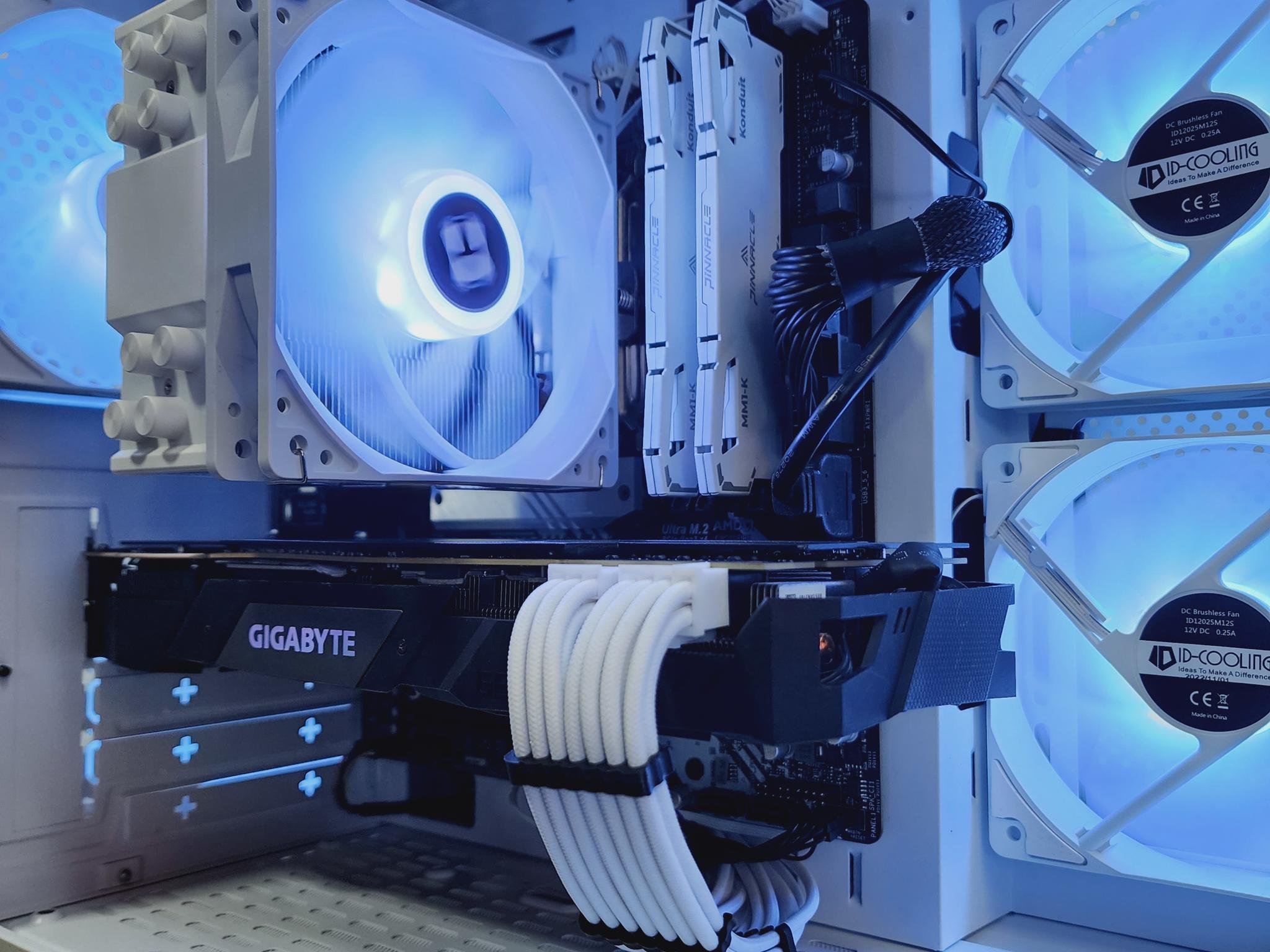 💙🤍💙 Gigabyte RTX 2080 // Intel Core i5 9600K // Timetec 16GB 3600MHz*