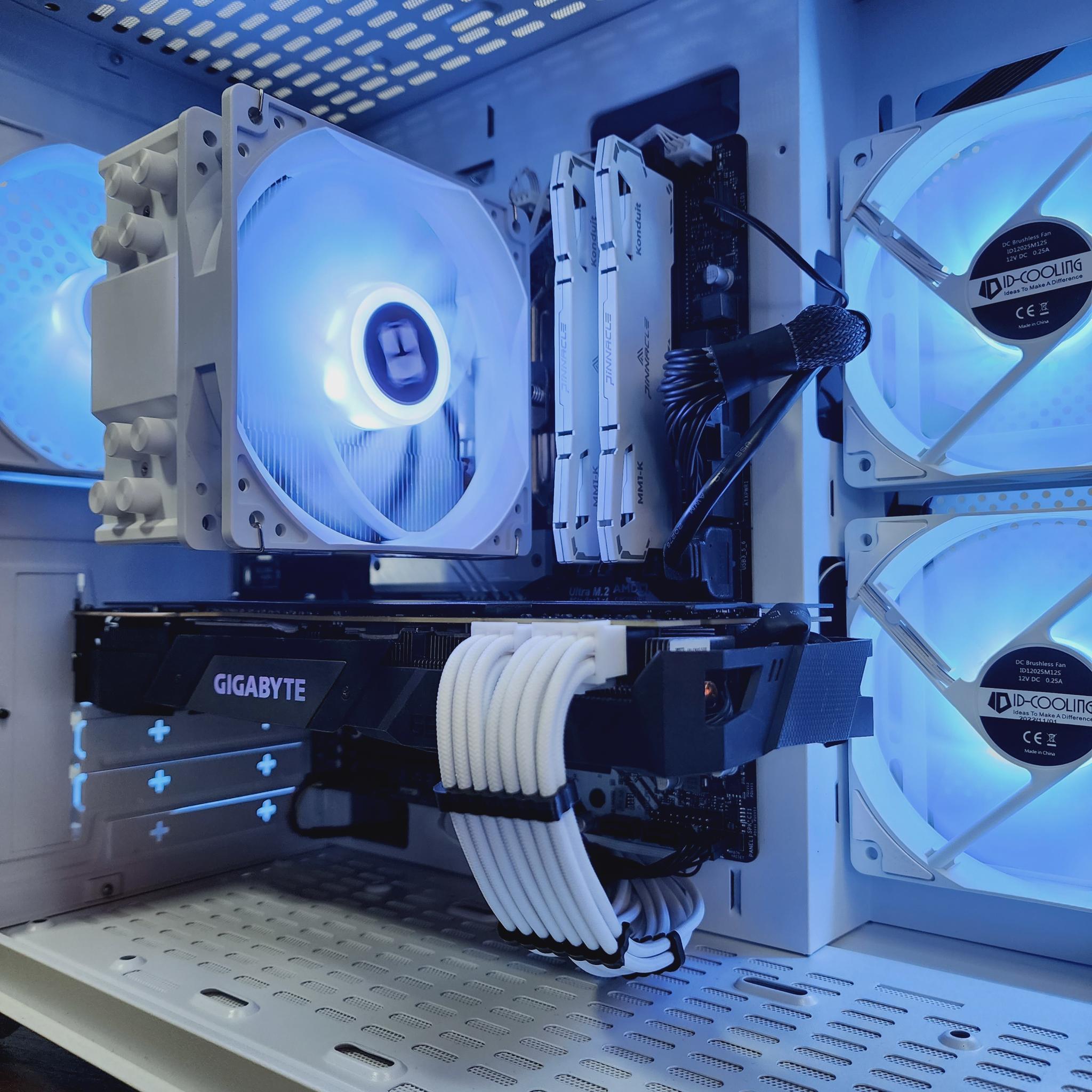 💙🤍💙 Gigabyte RTX 2080 // Intel Core i5 9600K // Timetec 16GB 3600MHz*