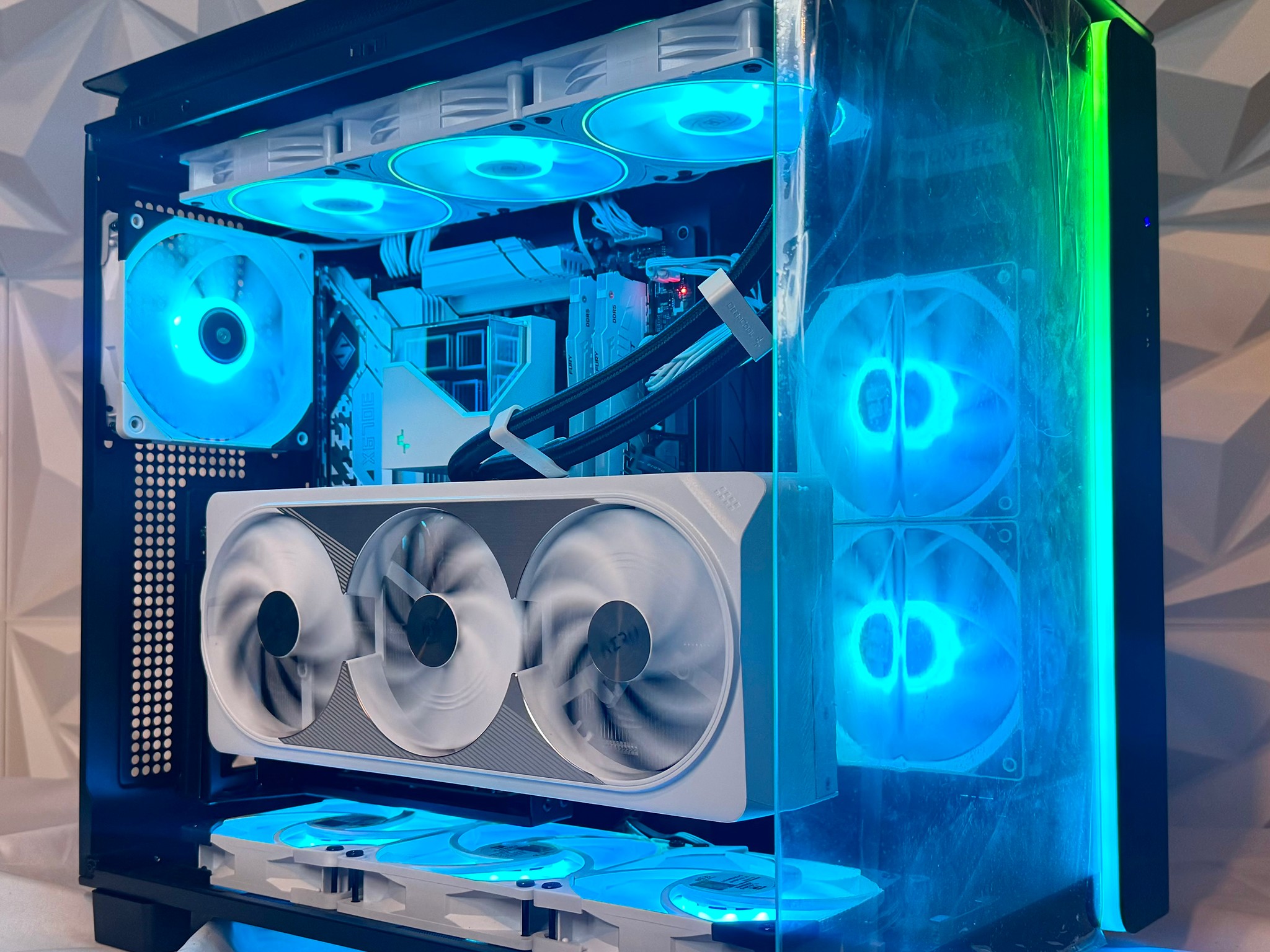 🐼👑 | Ultra Highend Gaming Pc |7800x3d, 4080 super, 64gb, 6TB