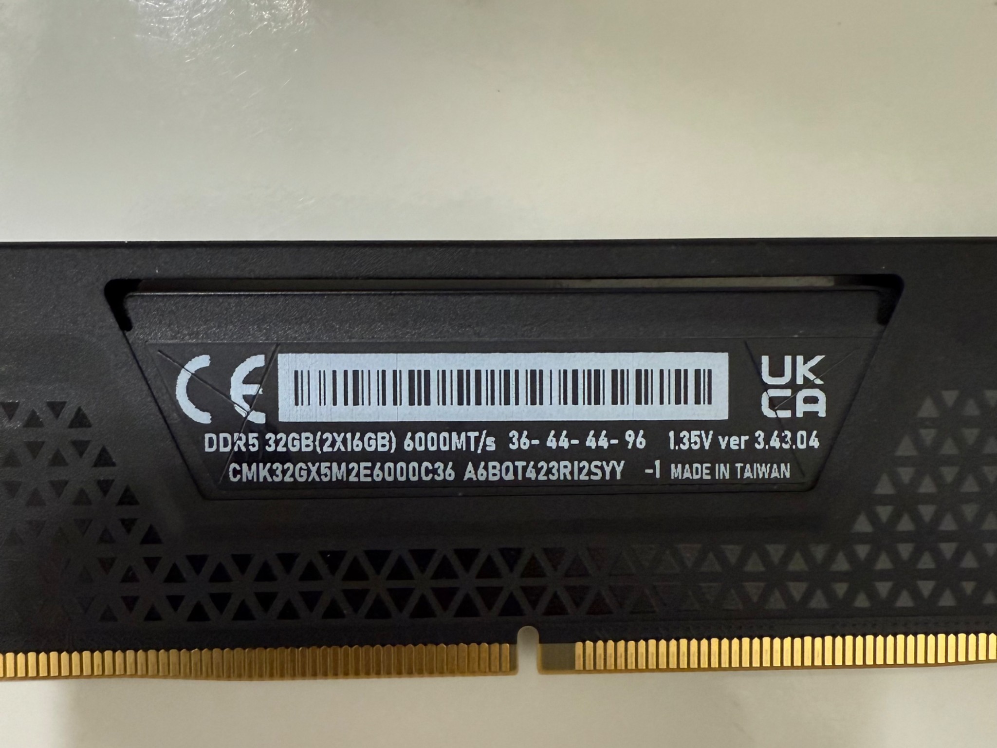 CORSAIR Vengeance 32GB (2 x 16GB) 288-Pin PC RAM DDR5 6000 (PC5 48000) Model CMK32GX5M2E6000C36