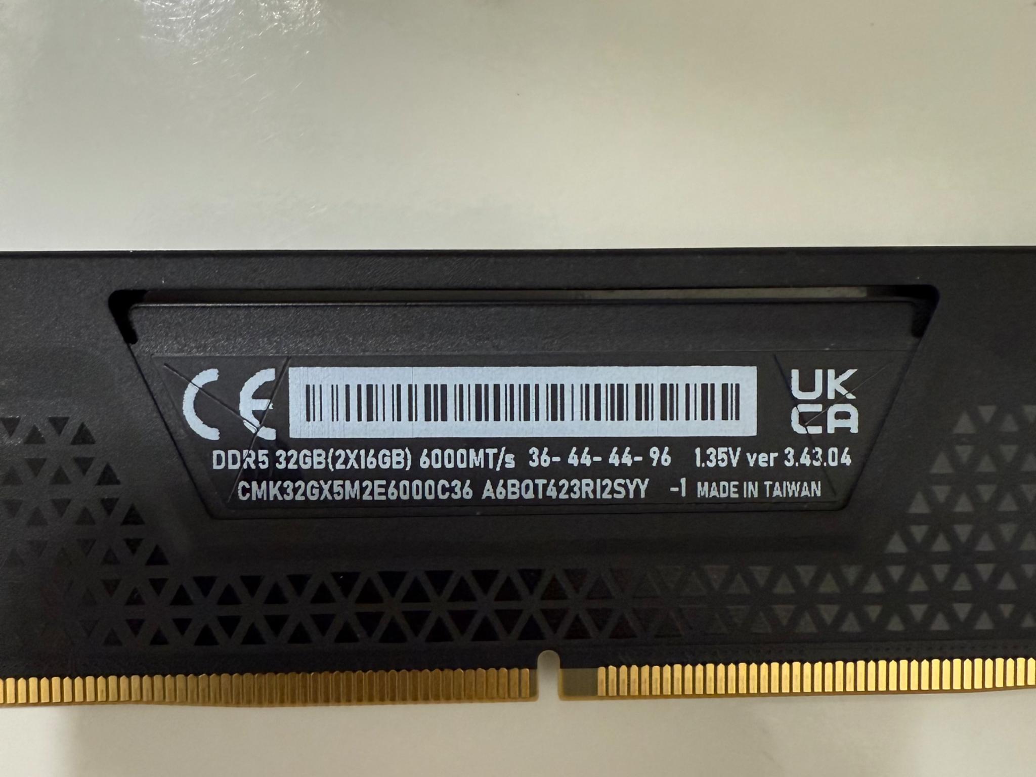 CORSAIR Vengeance 32GB (2 x 16GB) 288-Pin PC RAM DDR5 6000 (PC5 48000) Model CMK32GX5M2E6000C36