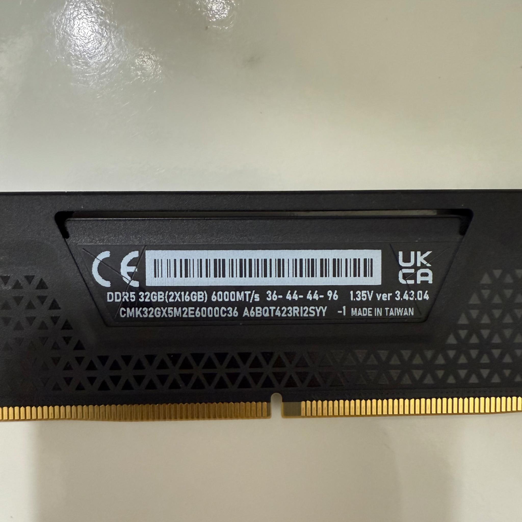 CORSAIR Vengeance 32GB (2 x 16GB) 288-Pin PC RAM DDR5 6000 (PC5 48000) Model CMK32GX5M2E6000C36