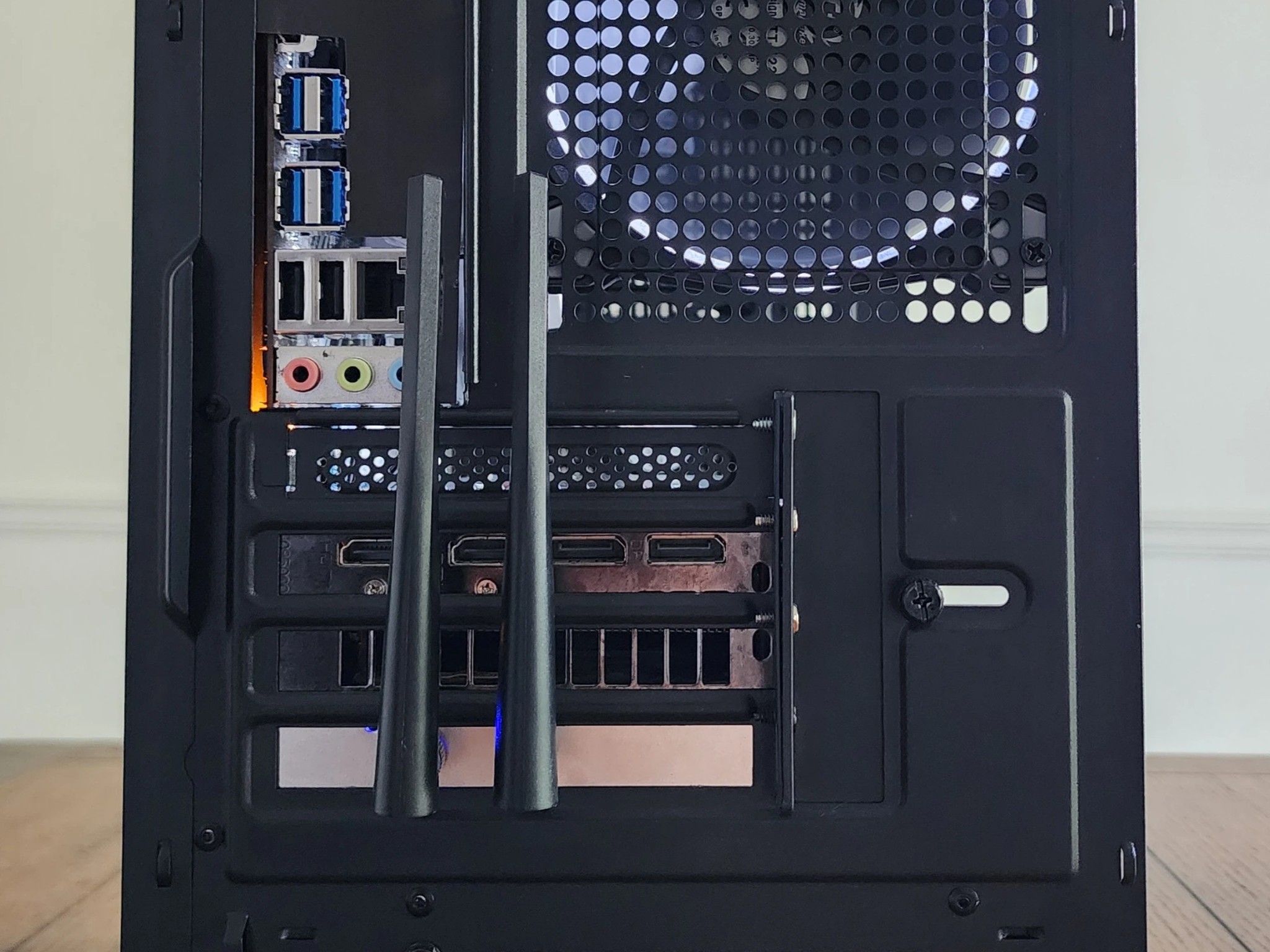 Black + White Gaming PC | Ryzen 5 | RX 580 8GB | 16GB | 1TB | Wi-Fi + BT | 550W 80+ Bronze