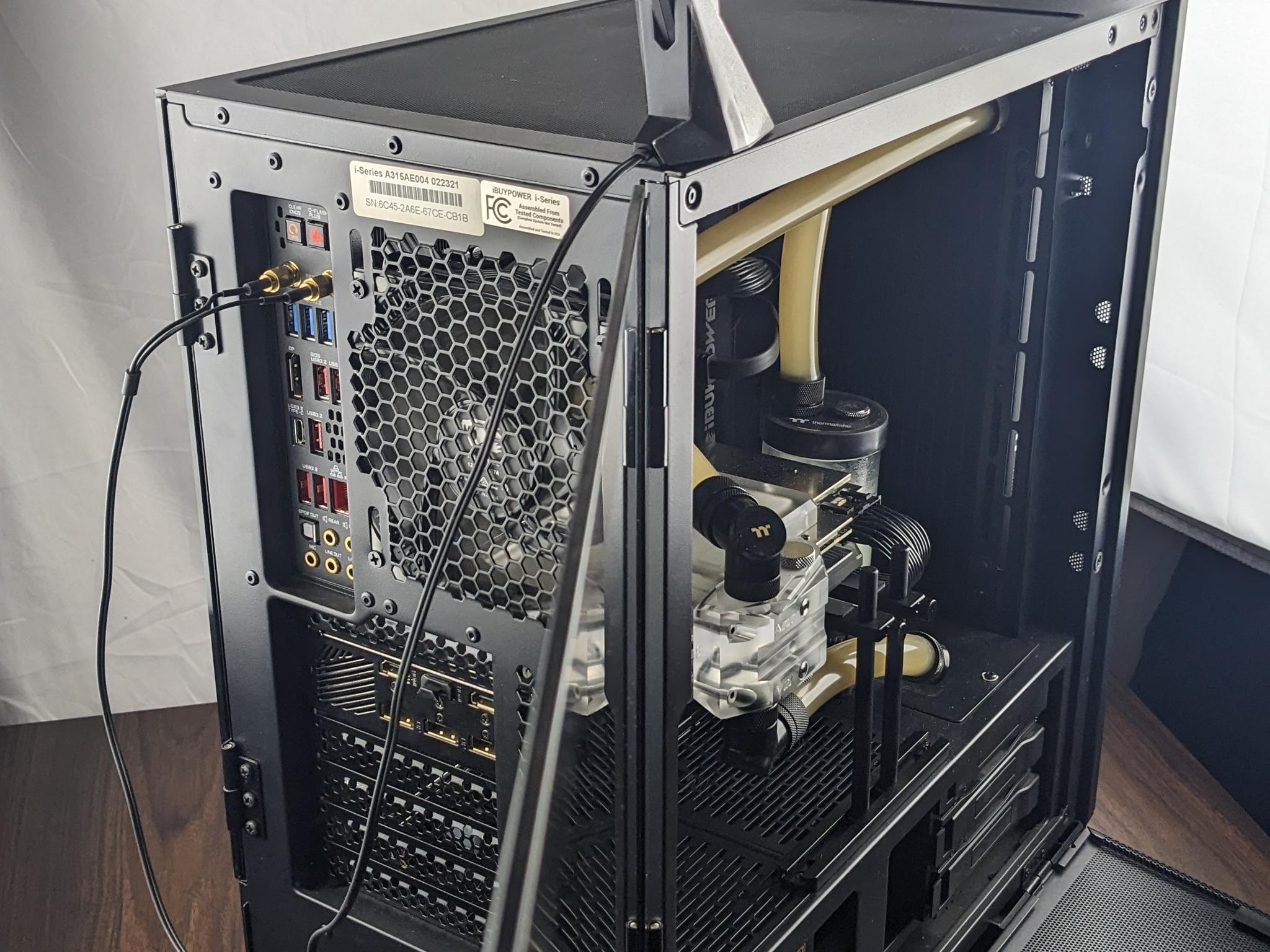 RTX 3090, Custom Watercooled, 11700K, 32GB DDR4 3200, 2TB 3x4 NVMe