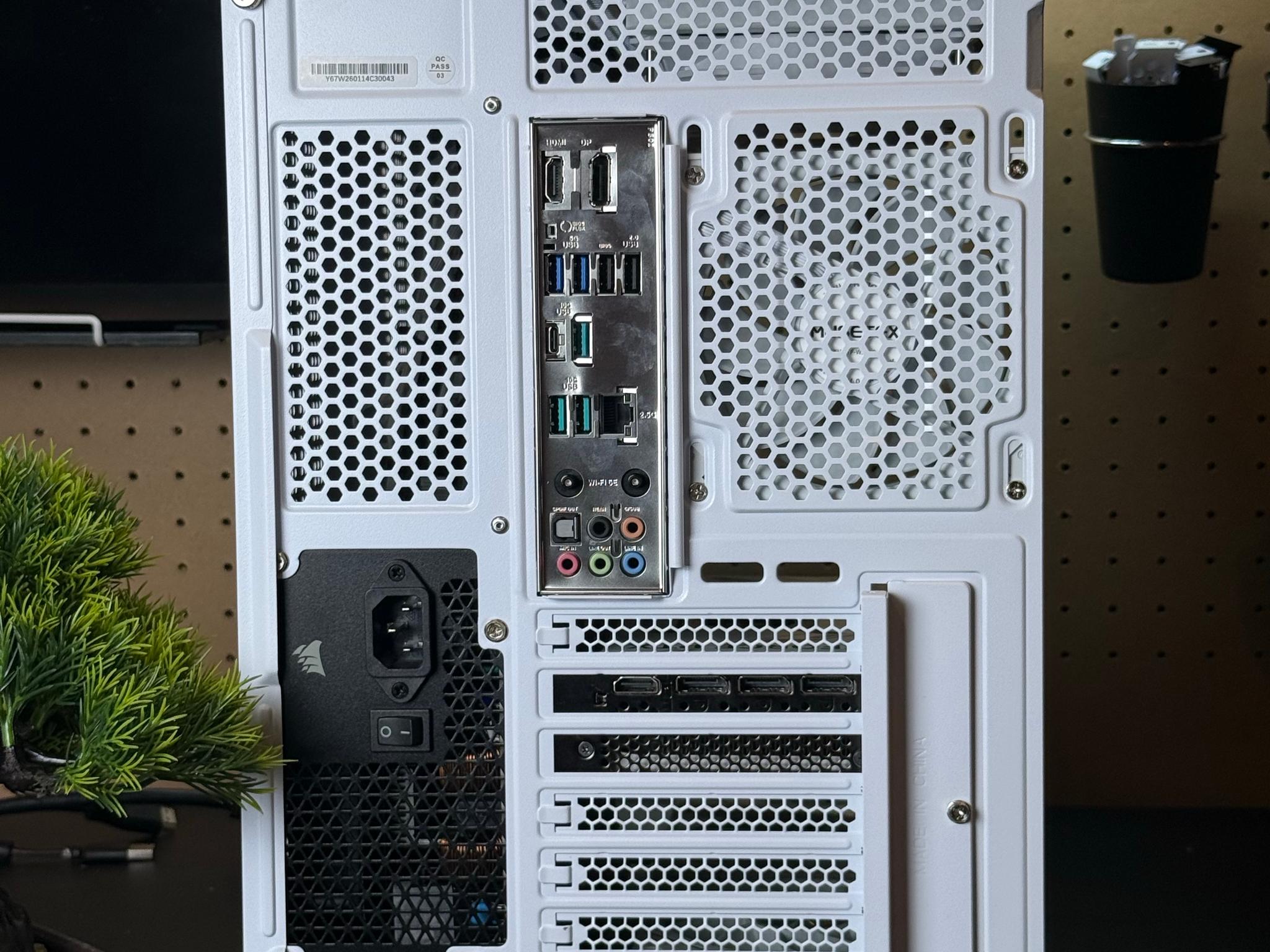 All White Gaming PC | RTX 4070 Ti Super | Ryzen 9 7950x | 32GB DDR5 RAM | 2TB | Windows 11