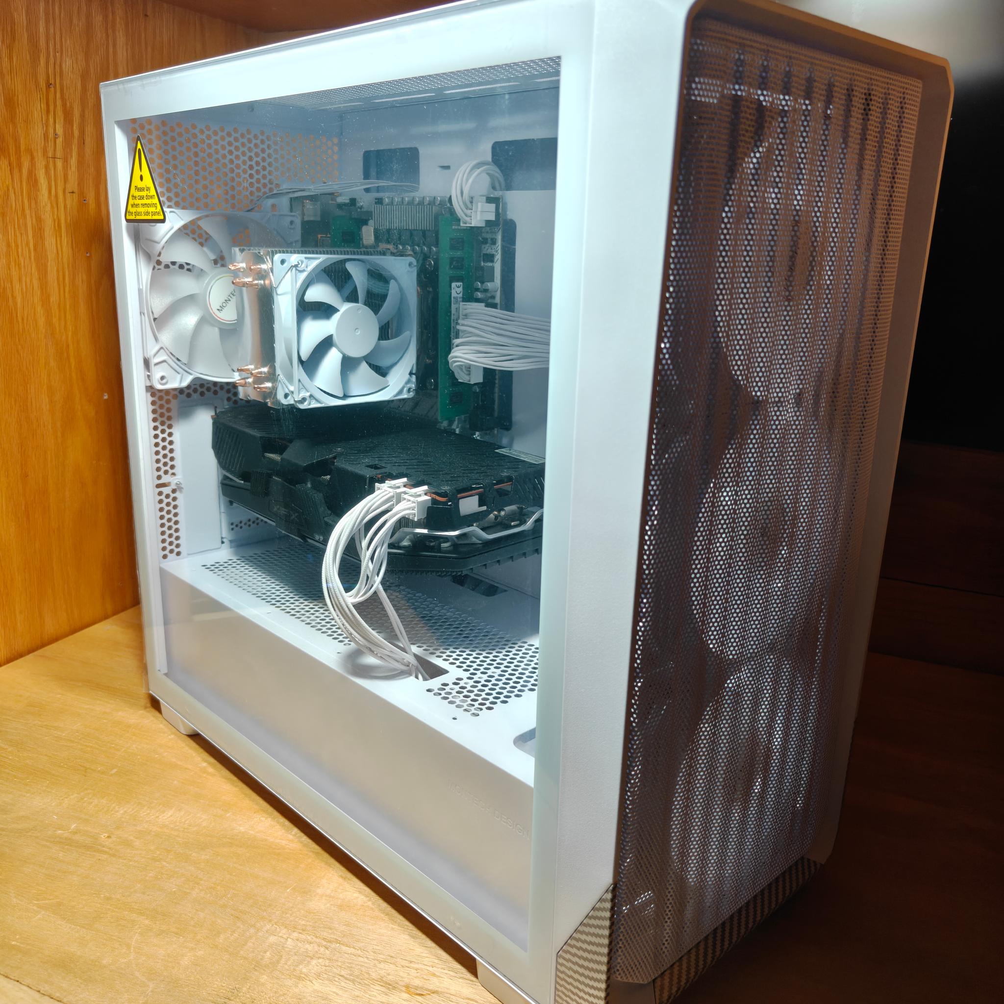 CLEAN WHITE GAMING PC Xeon 8 CORE - 16 THREAD + RX 5700XT 8GB – 16GB RAM – 1TB SSD