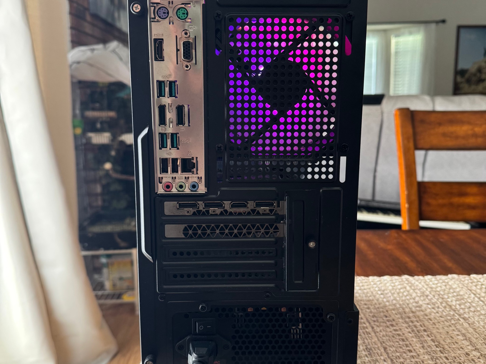 "Compact" | GTX 1660 Ti | Intel Core i5-9600k | 20GB DDR4 | 256GB SSD + 1TB HDD