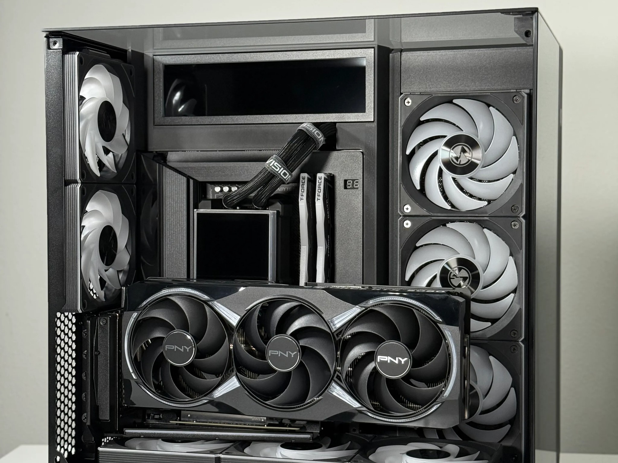 RTX 5080 + Ryzen 9800X3D | Project Stealth Gaming PC