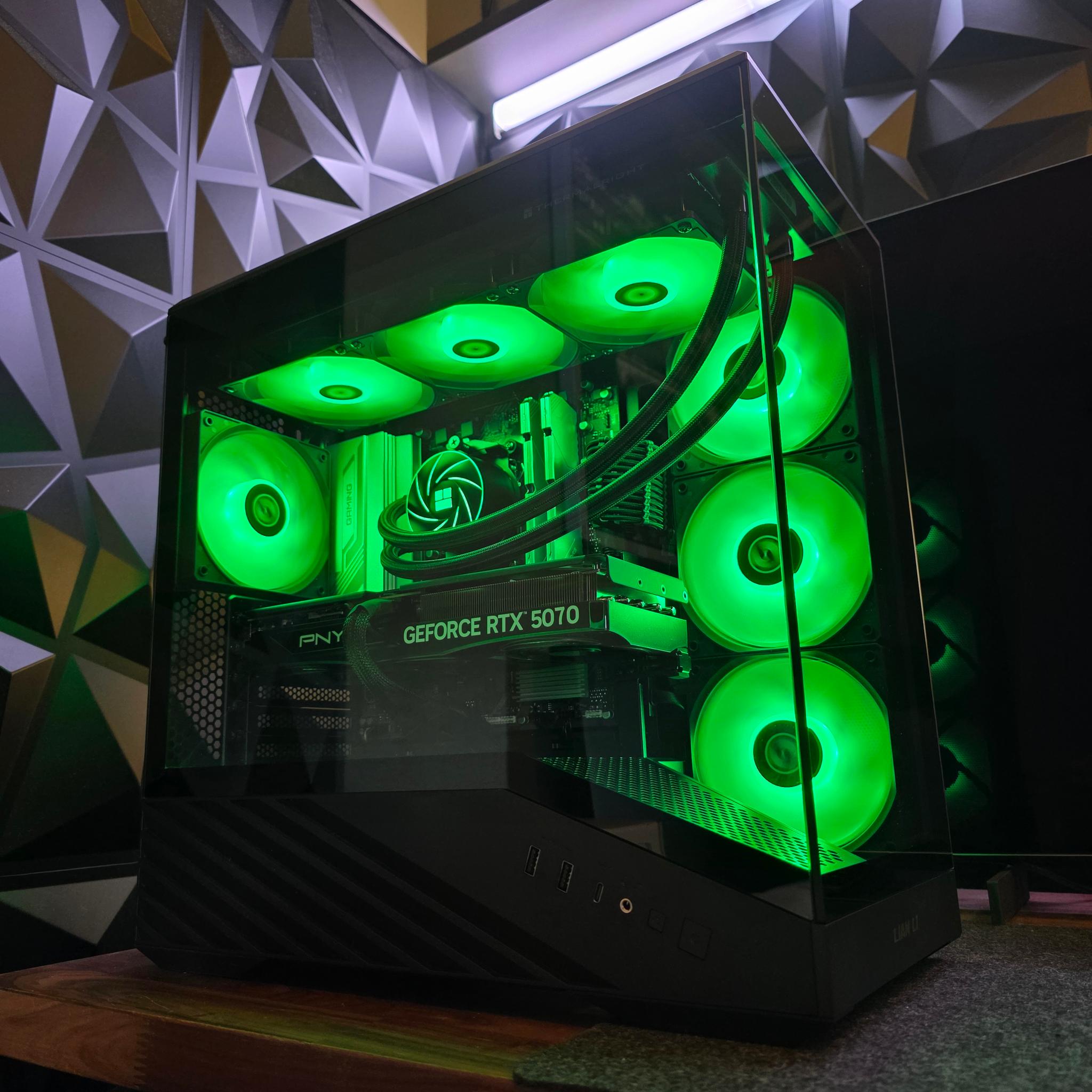 RTX 5070 + RYZEN 5 7600 DDR5 PC