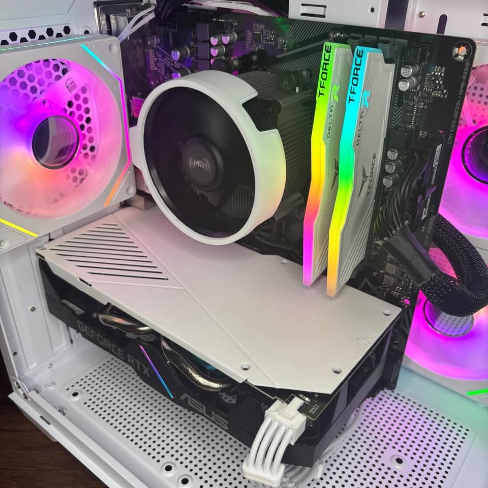 White Gaming PC (RTX 2060 6GB + AMD Ryzen 7 2700 + 16GB DDR4 + SSD + HDD)