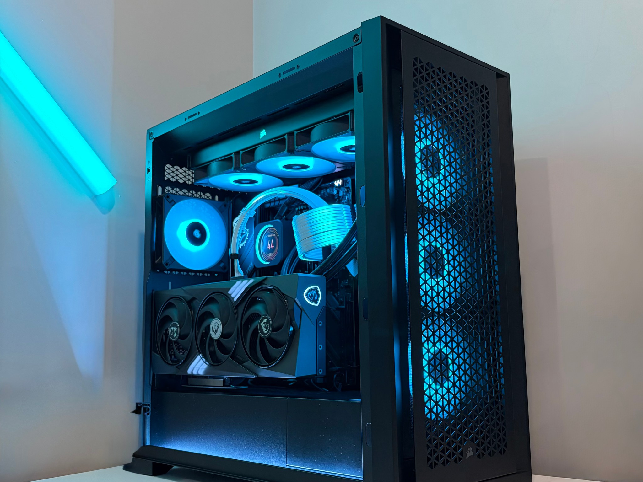 RTX 5070 Ti | Ryzen 7 9800X3D | 32GB DDR5 RAM | 2TB SSD | Gaming PC