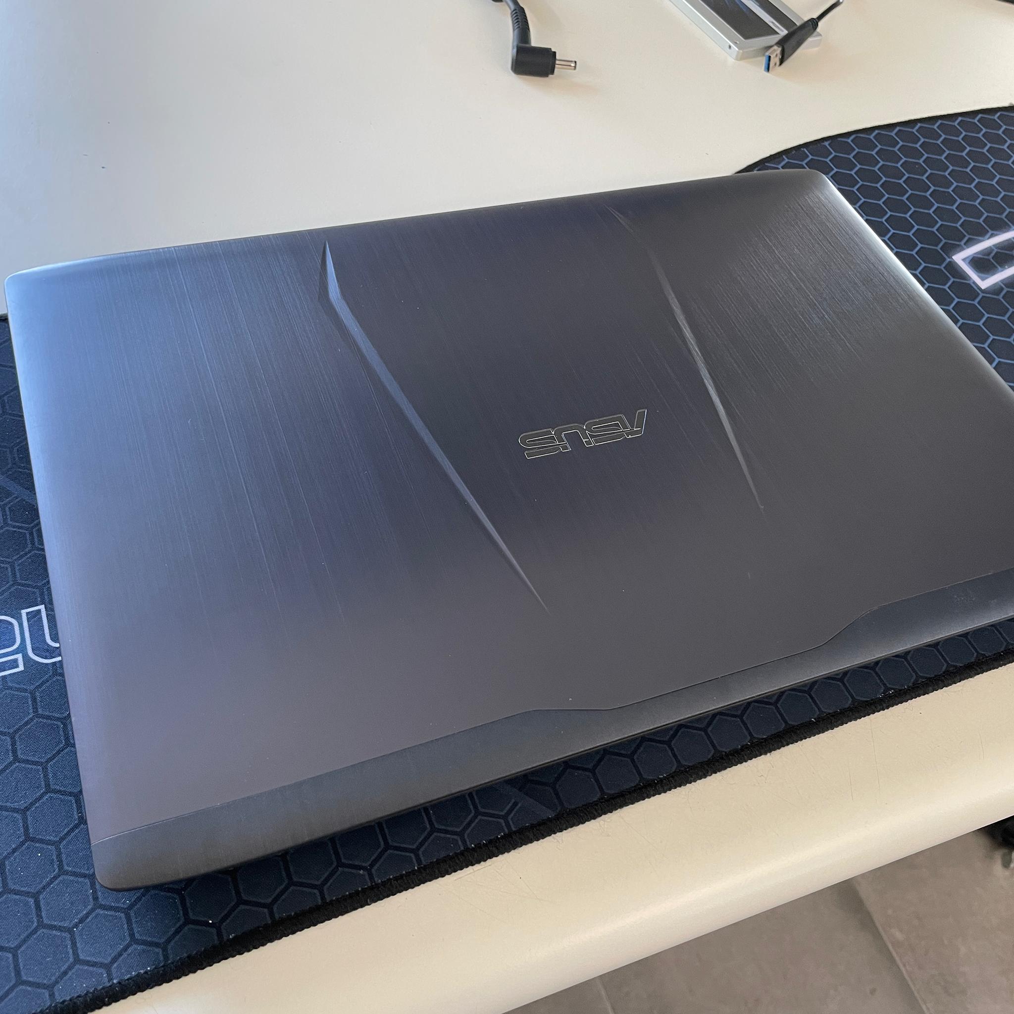 Asus GL552V (8GB RAM)