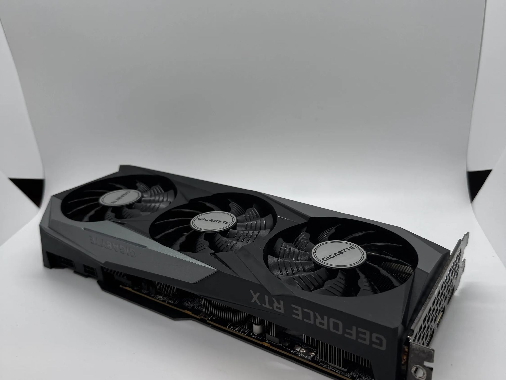 Gigabyte GAMING OC GeForce RTX 3070 8 GB Video Card
