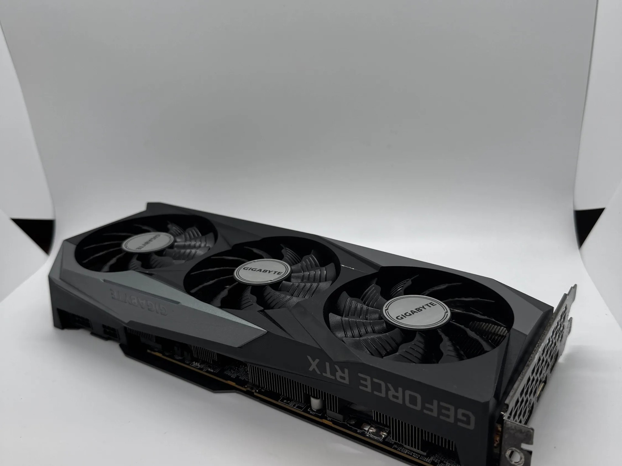 Gigabyte GAMING OC GeForce RTX 3070 8 GB Video Card