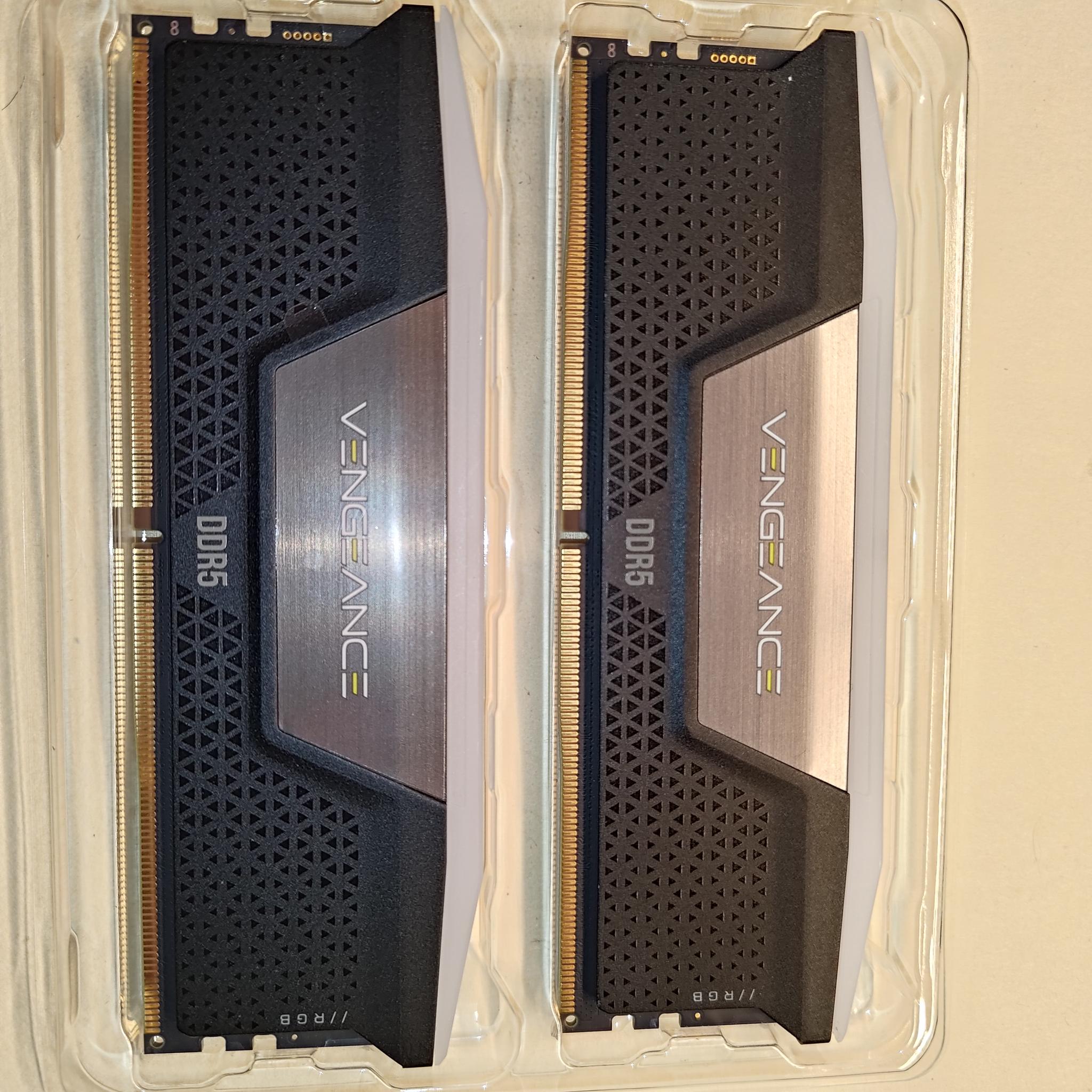 CORSAIR Vengeance RGB 32GB (2 x 16GB) 288-Pin PC RAM DDR5 6400
