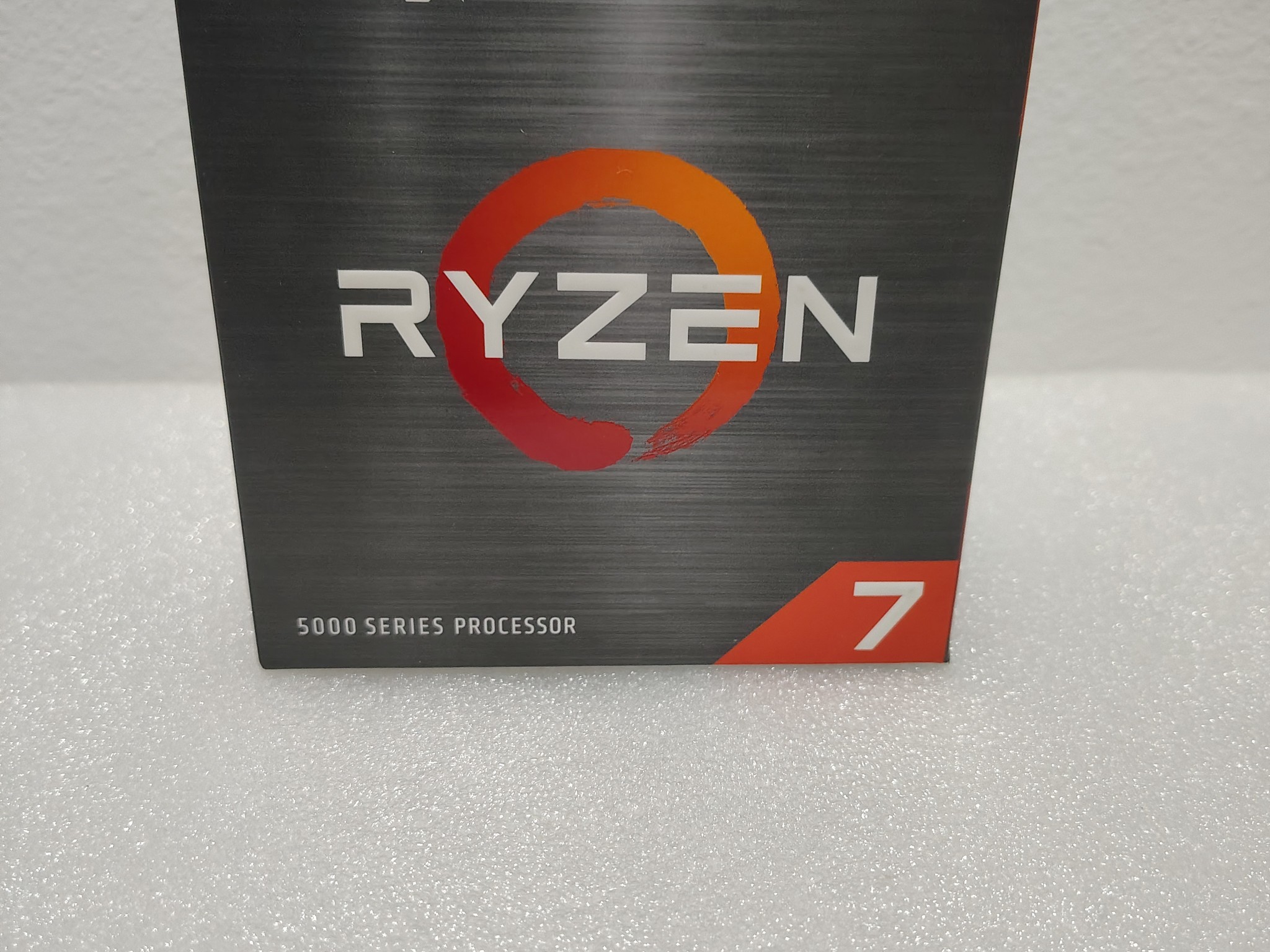 Ryzen 7 5700X - AMD