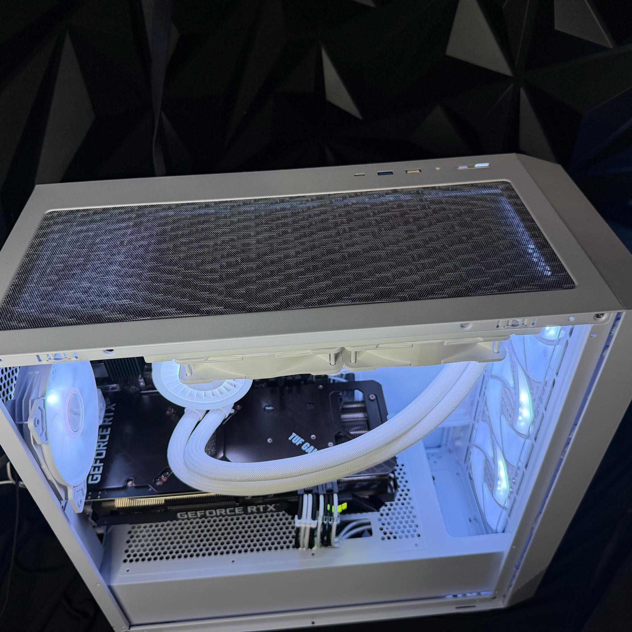 ❄️🖤 ARCTIC CARBON 7570Ti 🖤❄️ Ryzen 5 7500X3D| RTX 3070Ti| 32 GB DDR5| 1.25 TB NVMe| 750W PSU