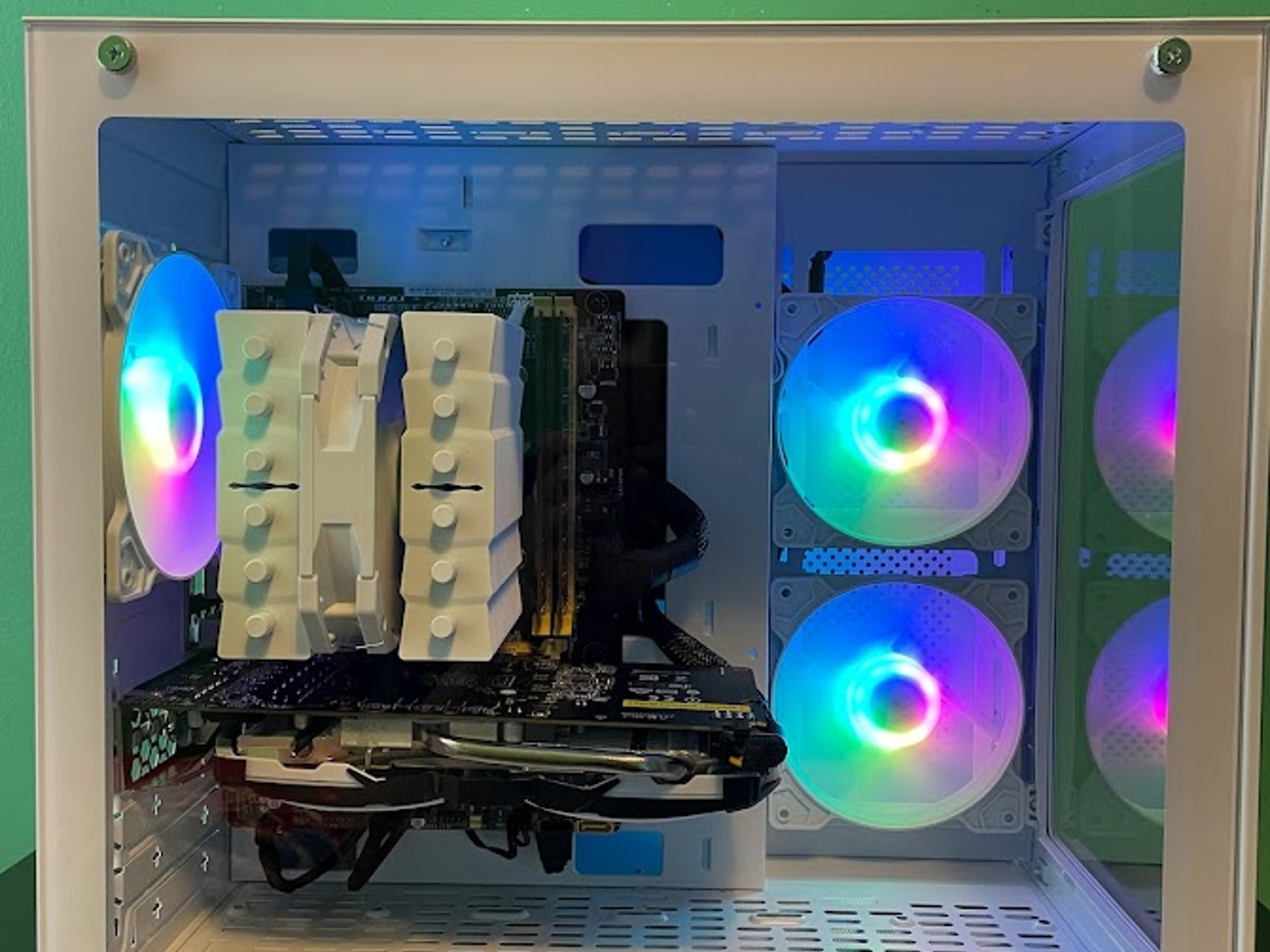 SLEEK WHITE Gaming PC| Intel i5 / AMD RX470 / 8GB / 256GB SSD WIN 10 PRO