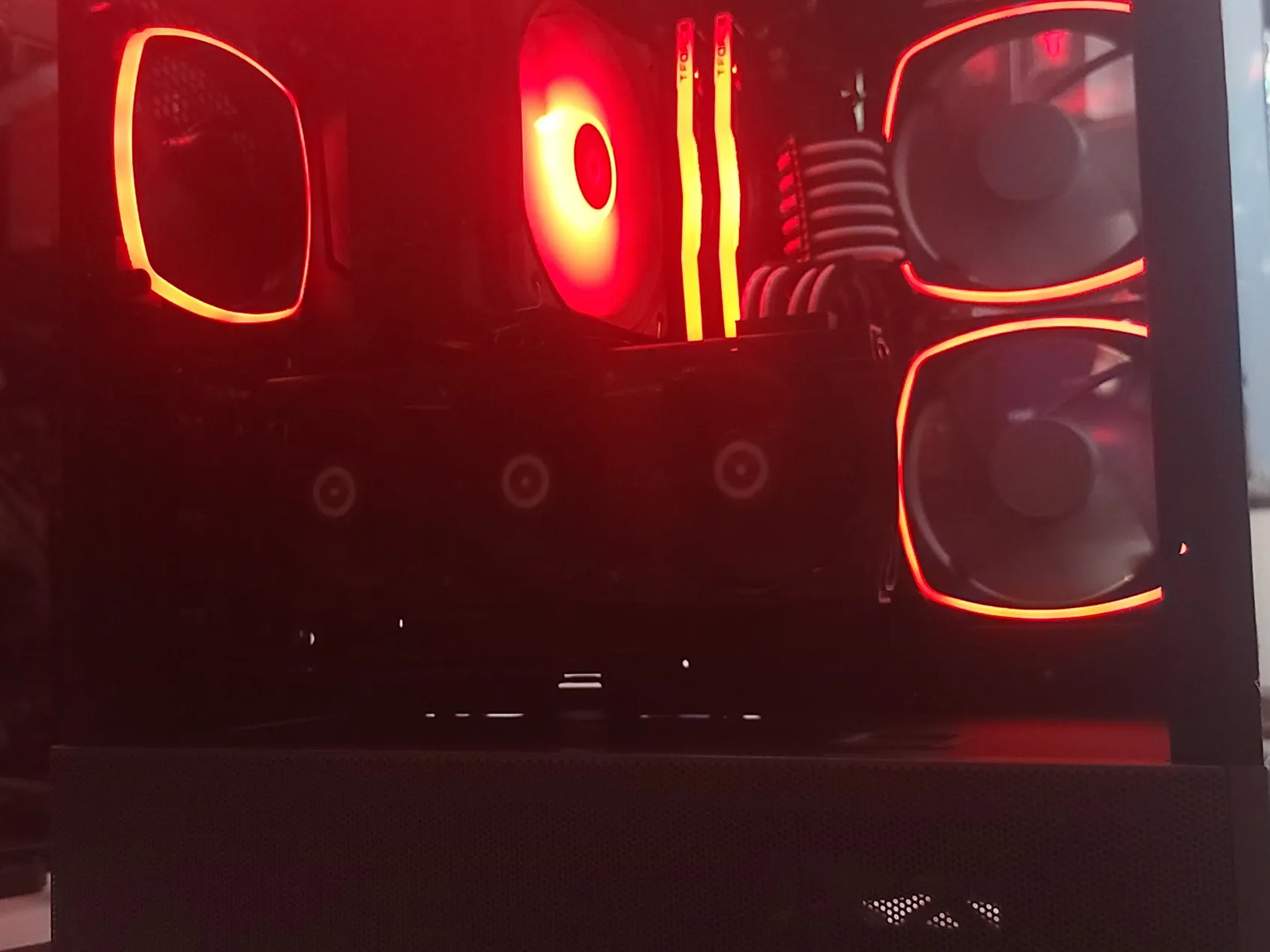 Black Thunder 🌨⚡️ Gaming PC - RTX 3070 - Ryzen 5 5600x - 32GB RAM - 1TB + 250GB NVME PCIe 4.0