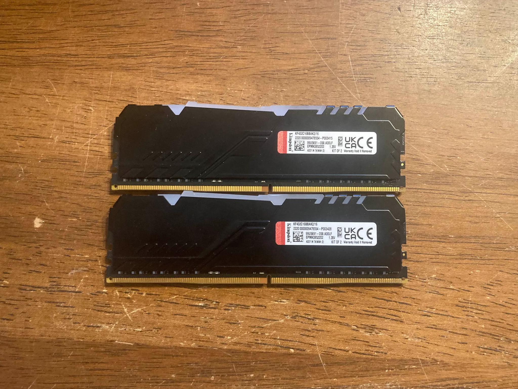 2x8GB HyperX FURY Renegade RGB DDR4 3200MHz CL16 (READ)