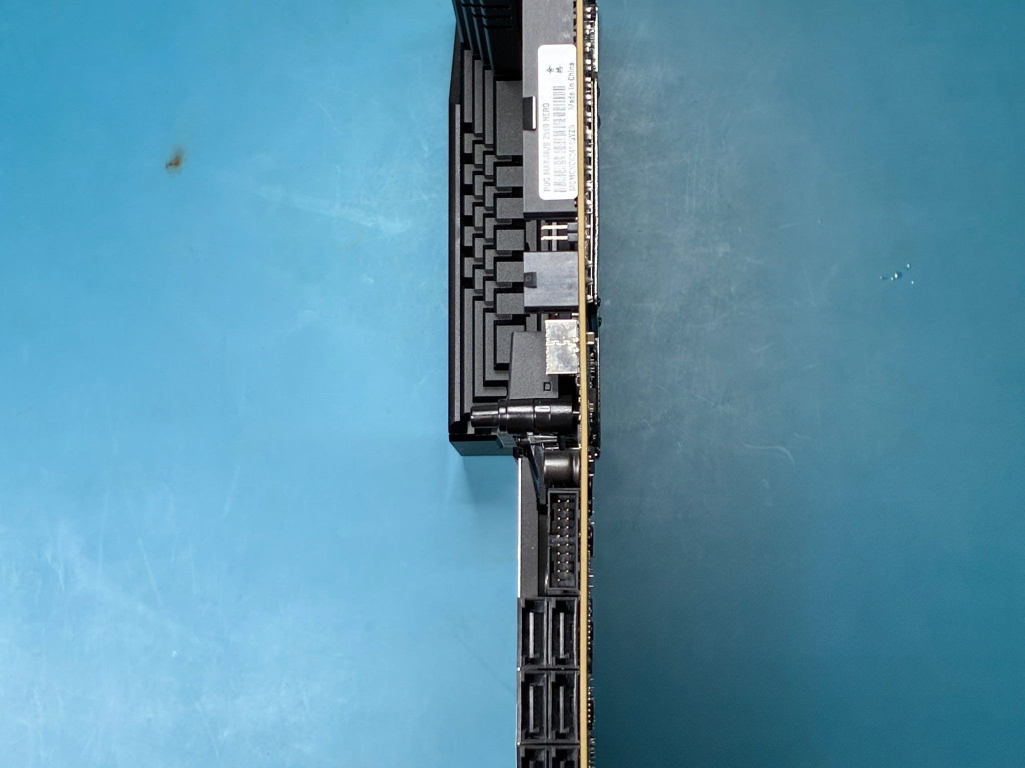 Asus ROG MAXIMUS Z690 HERO (Motherboard)