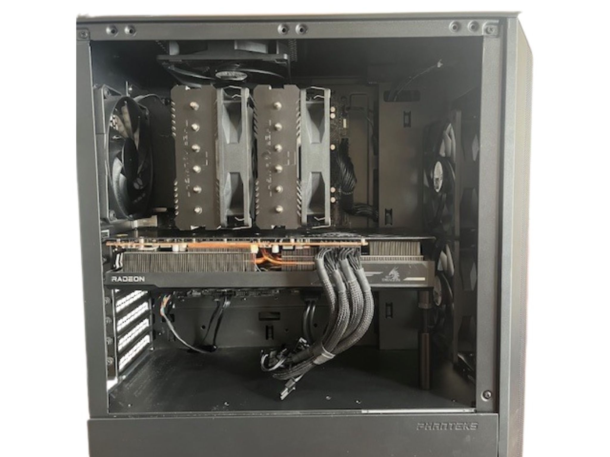 Radeon RX 6800XT, Ryzen 5 7600, 32GB DDR5, and 1TB SSD.