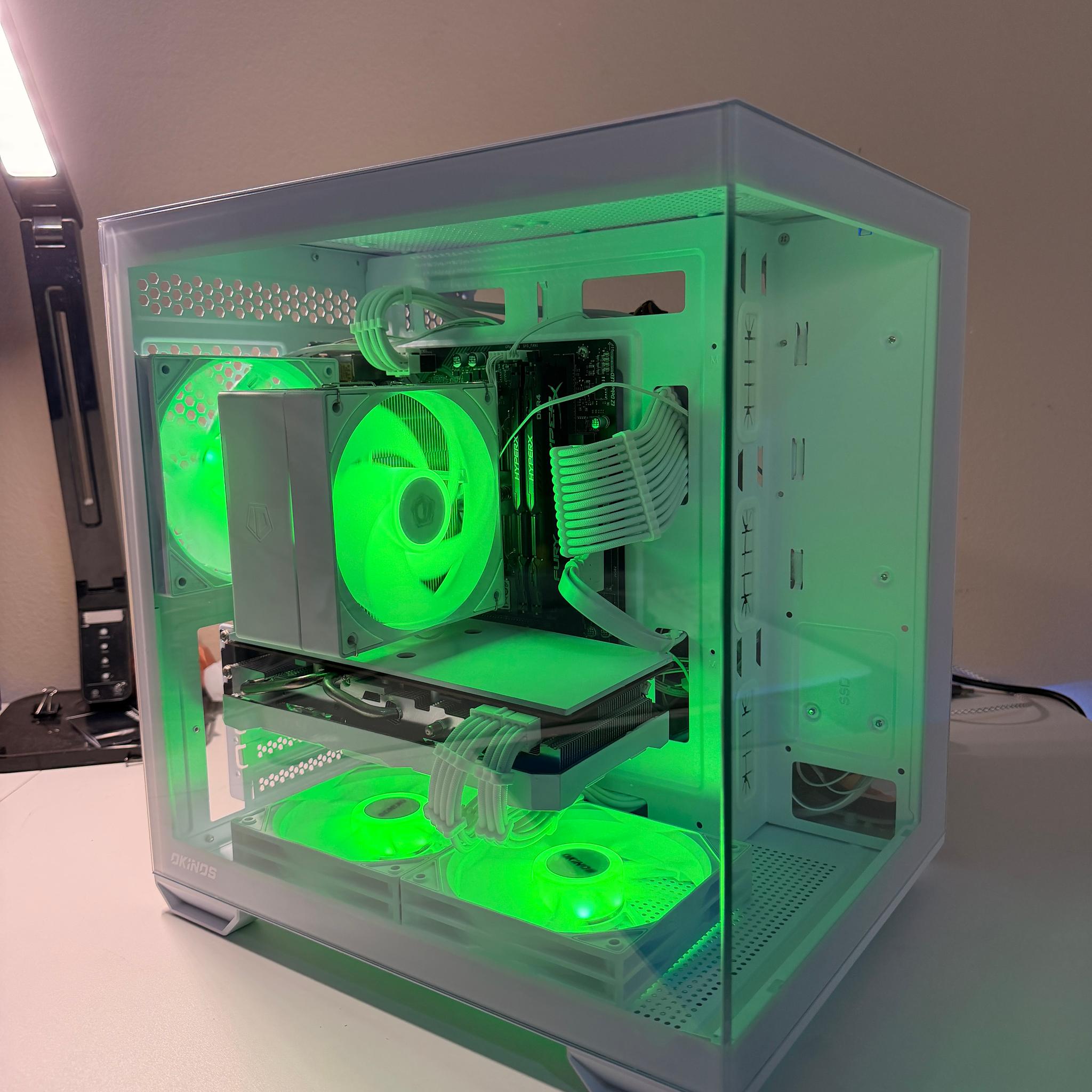White Gaming PC | RX 5700 XT | 1.75 TB storage | 16gb ddr4 | INTEL i5-9600k