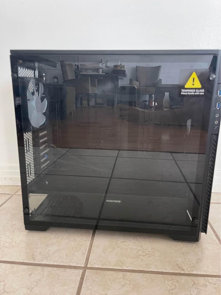 Black Phanteks Enthoo Pro Mid PC Gaming Tower Case