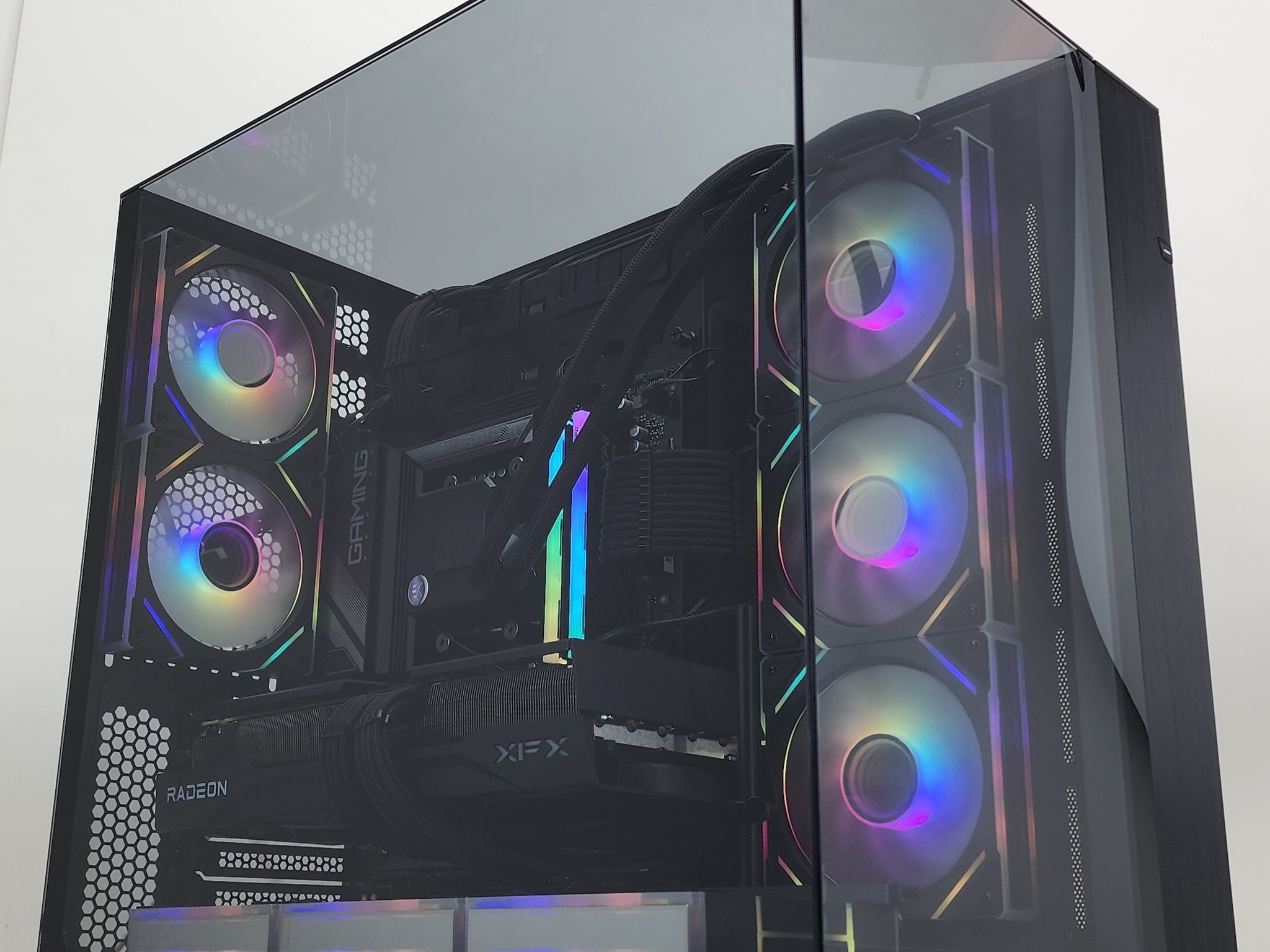 Gaming PC Ryzen 7 9700X 32GB RAM 2TB SSD RX 9070 XT 16GB Windows 11 Computer