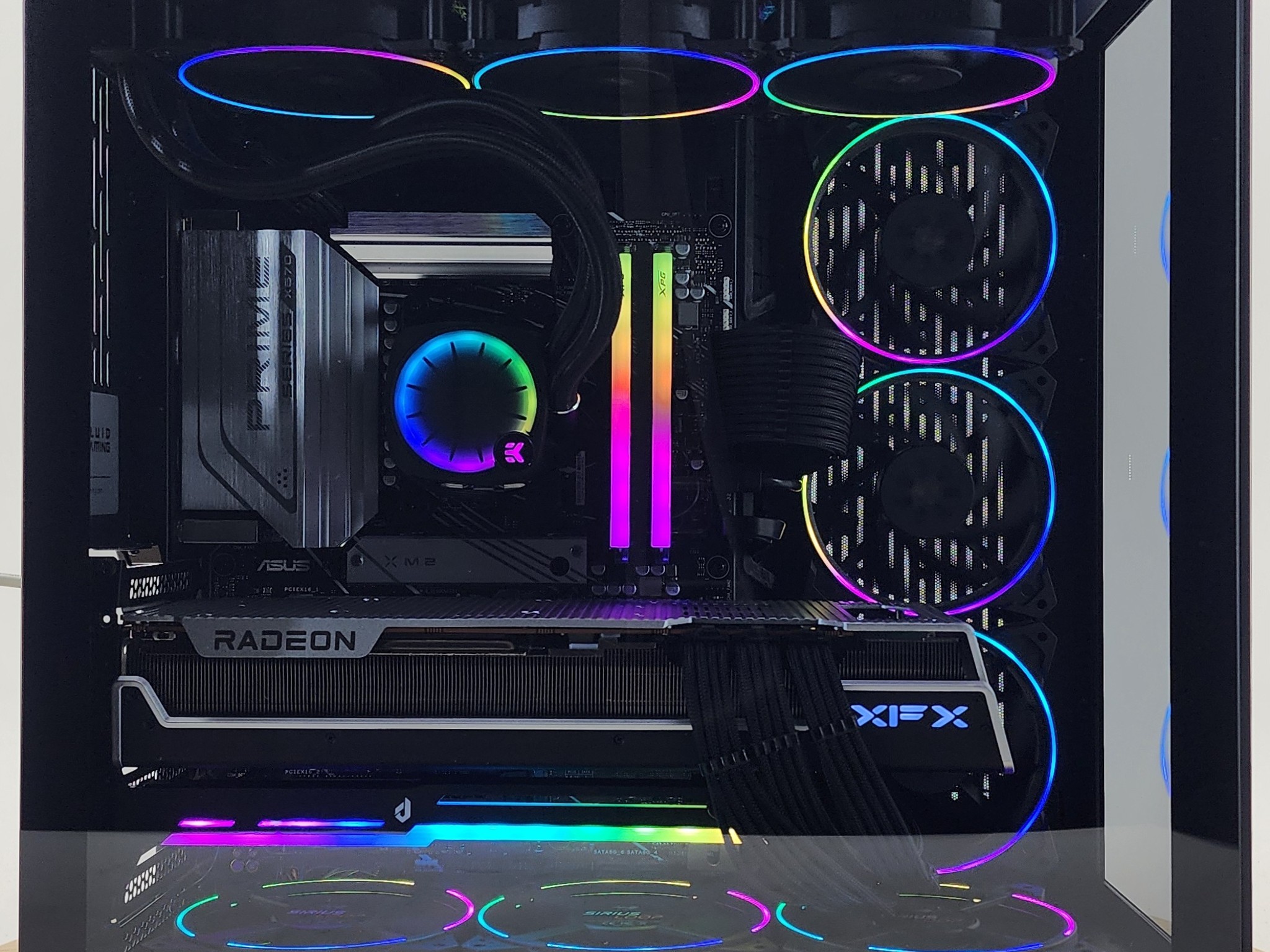 Gaming PC Ryzen 7 9800X3D 32GB RAM 2TB SSD RX 7900 XTX 24GB Windows 11 Computer