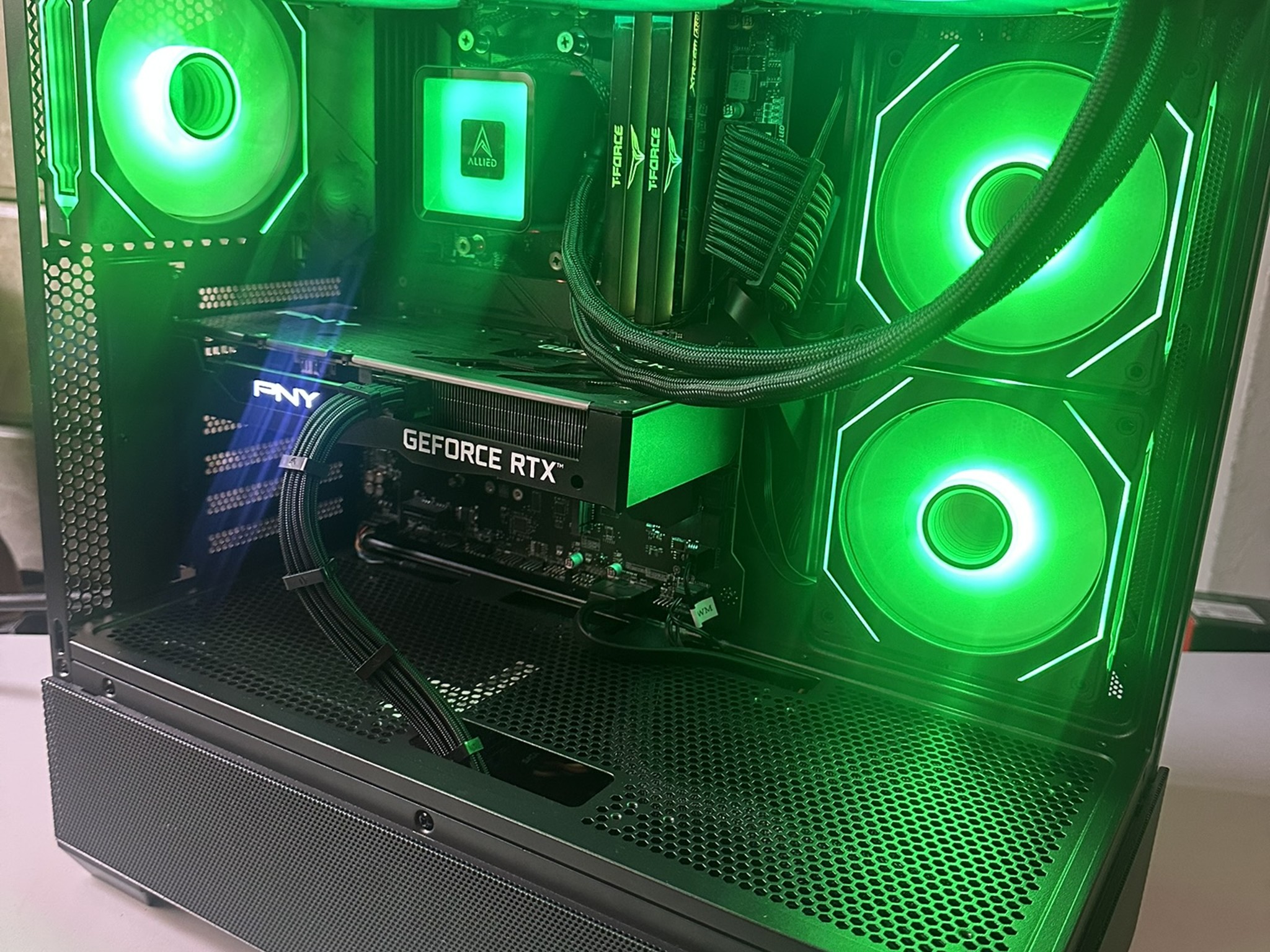 Gaming PC (Ryzen 5 5600X / RTX 3060 Ti / 1TB NVME / 32GB RAM)