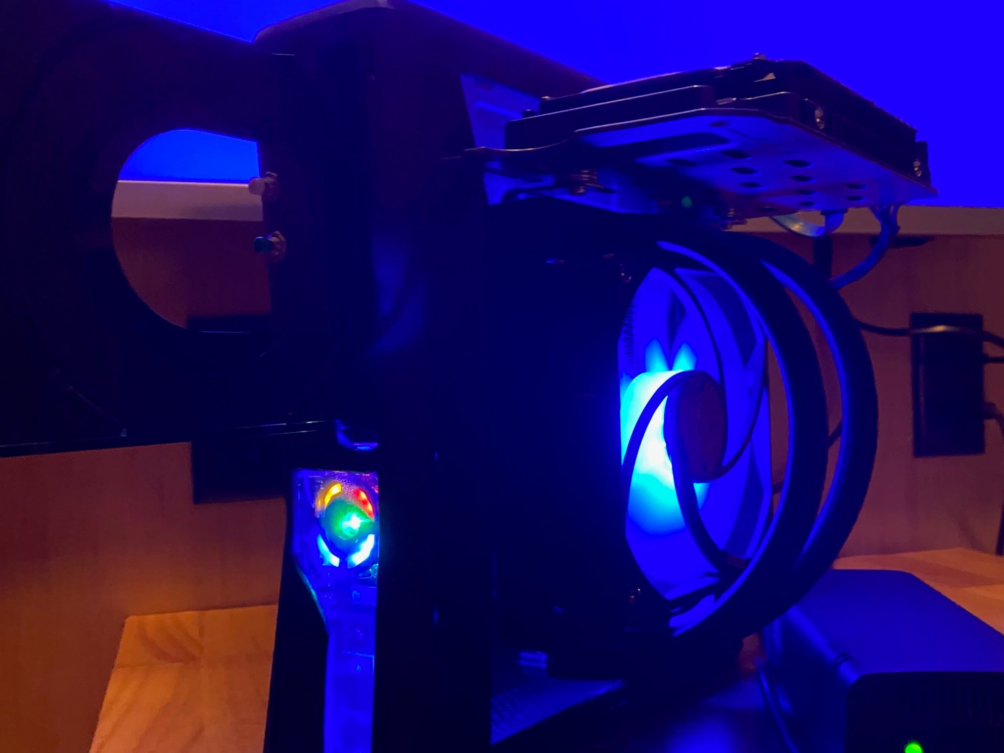 Custom RGH3 Xbox 360 slim | Liquid cooled | 2 TB | RGB lighting | W Custom controller and Kinect