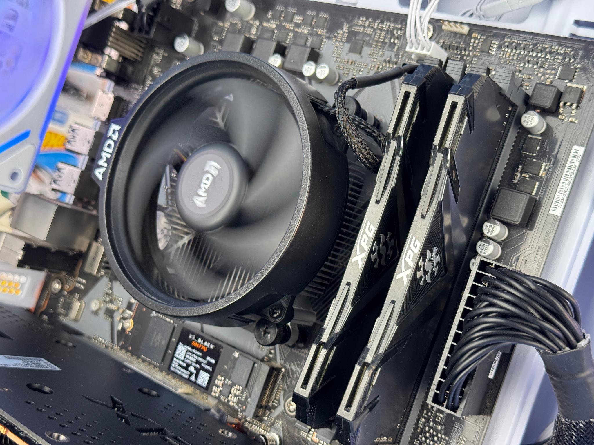 💮 PHANTOM - Gaming PC RX 6650XT Ryzen 5 💮