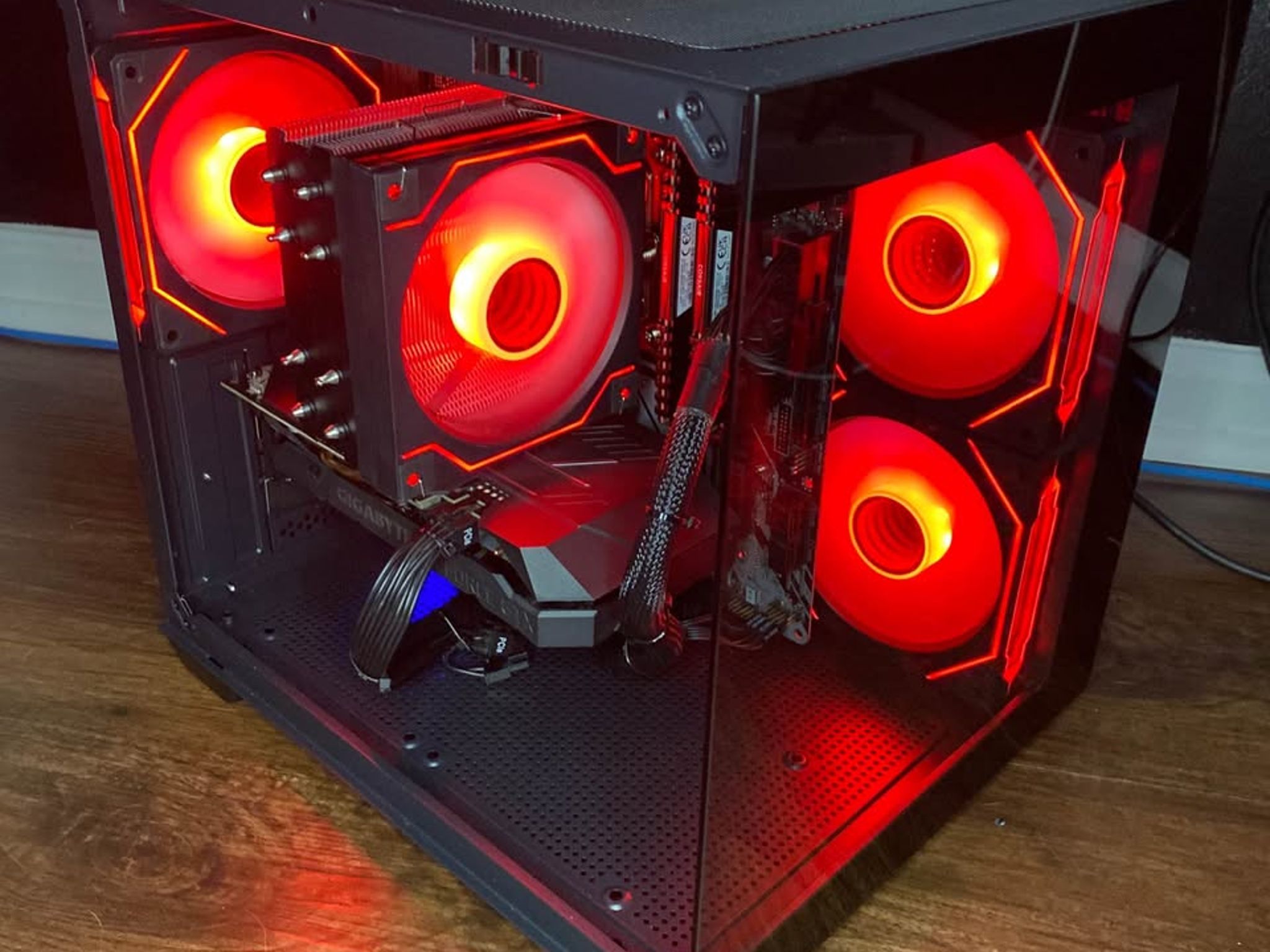 Black Gaming PC (GTX 1660 Ti 6GB + I5-9400F + 16GB DDR4 + SSD)