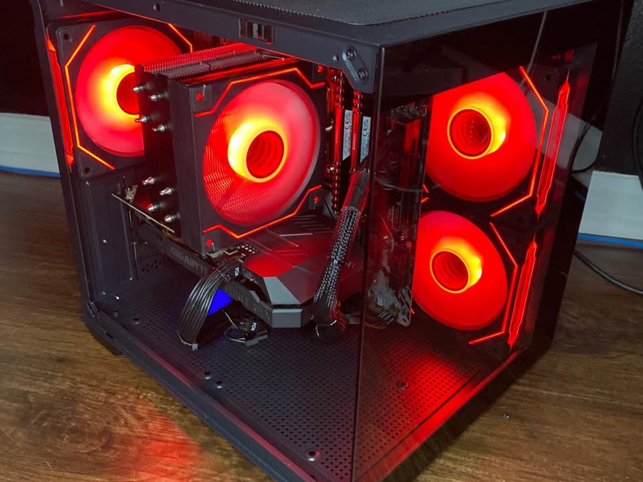 Black Gaming PC (GTX 1660 Ti 6GB + I5-9400F + 16GB DDR4 + SSD)