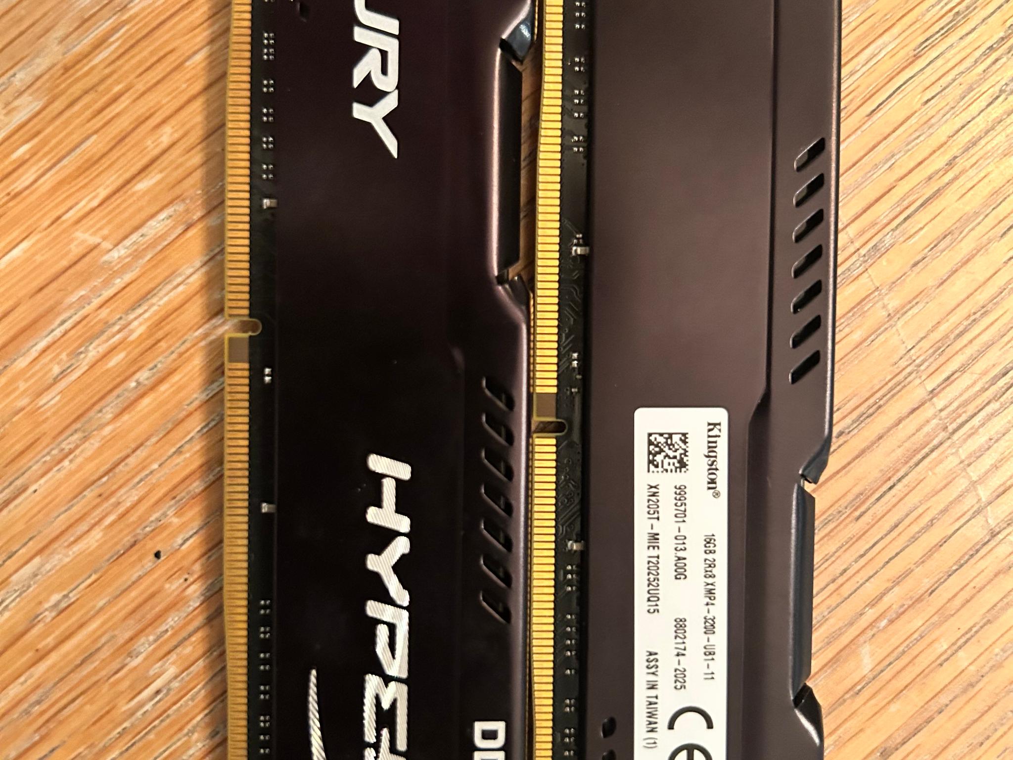 Kingston HyperX FURY 32GB (2x16GB) DDR4 3200MHz RAM Kit - Black
