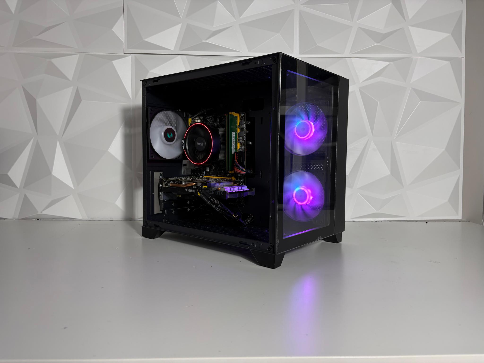 Crimson Valley (V2) - Ryzen 5 2400G, GTX 1660, 16GB DDR4, 512GB SSD