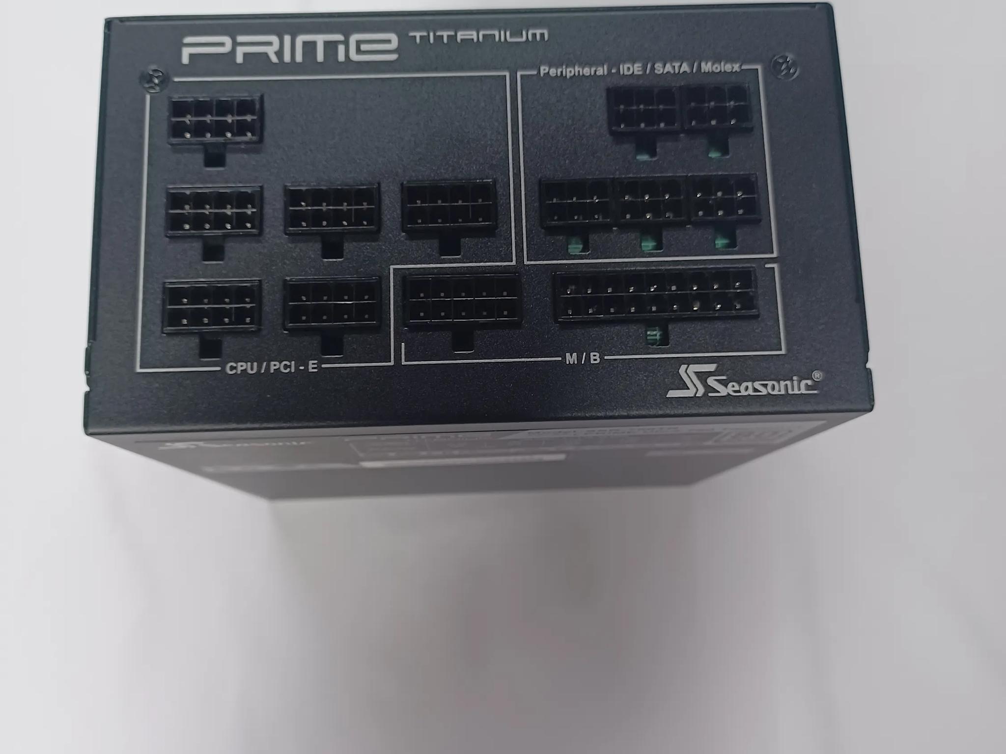 Seasonic 750 W 80+ Titainium power supply