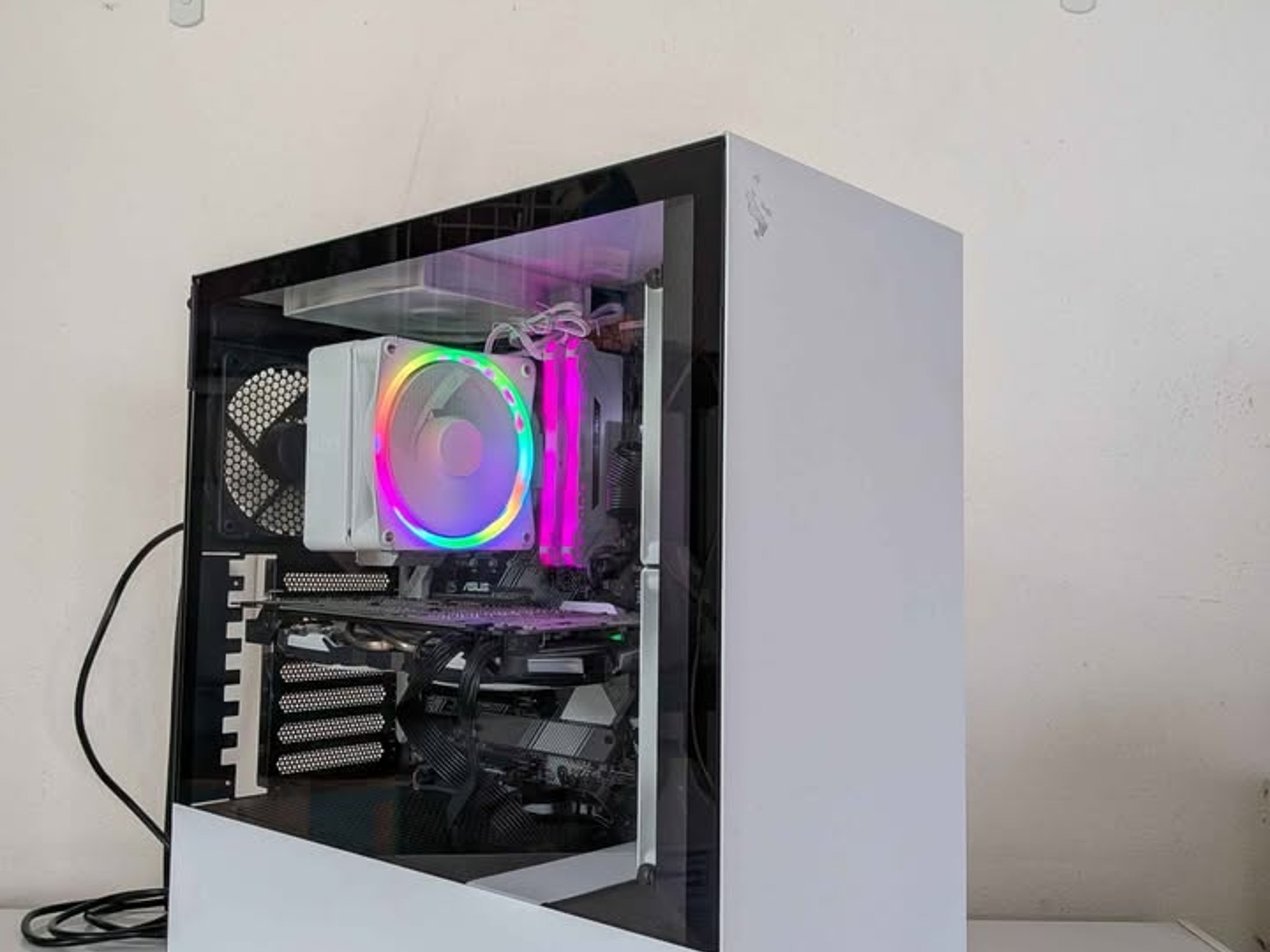 GeForce RTX 2070 Super Custom Gaming PC - Core i7-9700, 16GB RAM, 512GB SSD