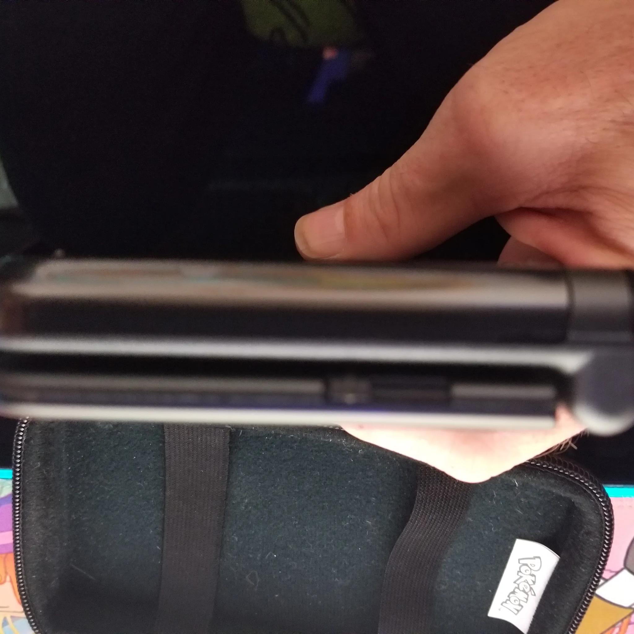 Fully Modded Nintendo New 3DS XL 4GB Handheld Gaming System W carrying case and 200 games installed.