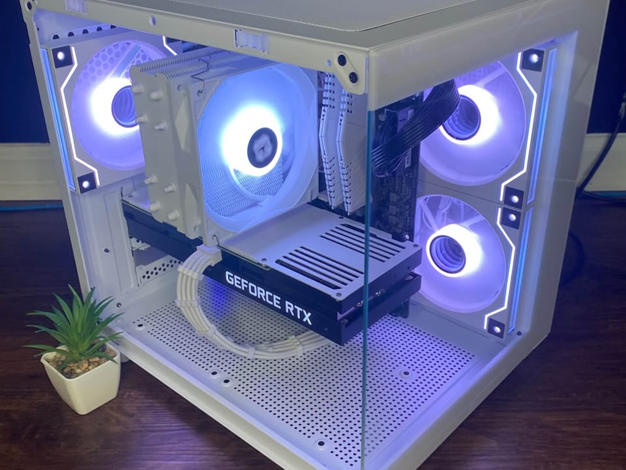 White Gaming PC (RTX 3070 8GB + AMD Ryzen 5 5500 + 16GB DDR4 + SSD)