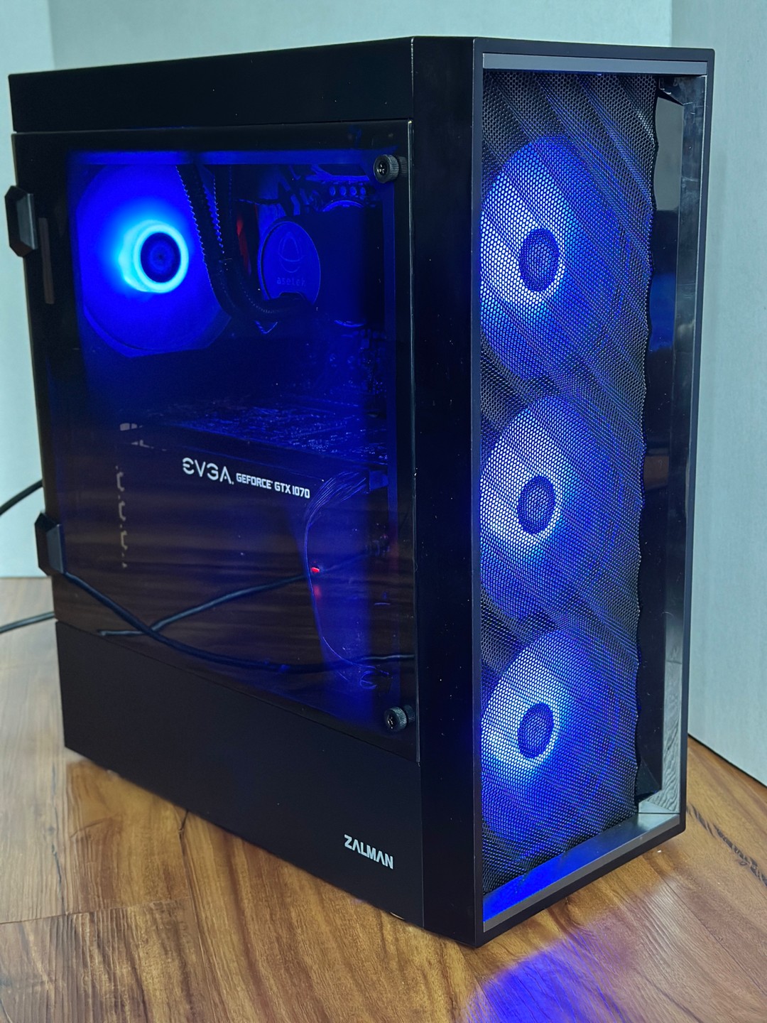 GTX 1070 | Core i7 7700 | 16GB DDR4 | 512GB SSD | Windows 11