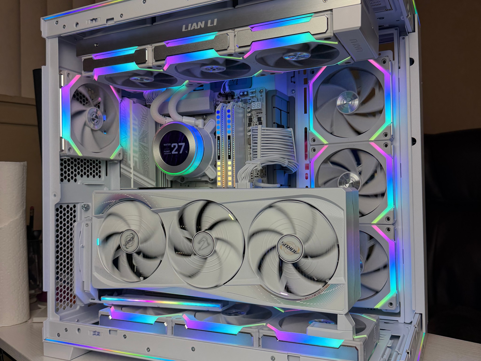 New! Gaming PC - Nvidia Aorus Master 5090 - Ryzen 7 9800x3d - 64 Gb RAM DDR5 - 2TB SSD